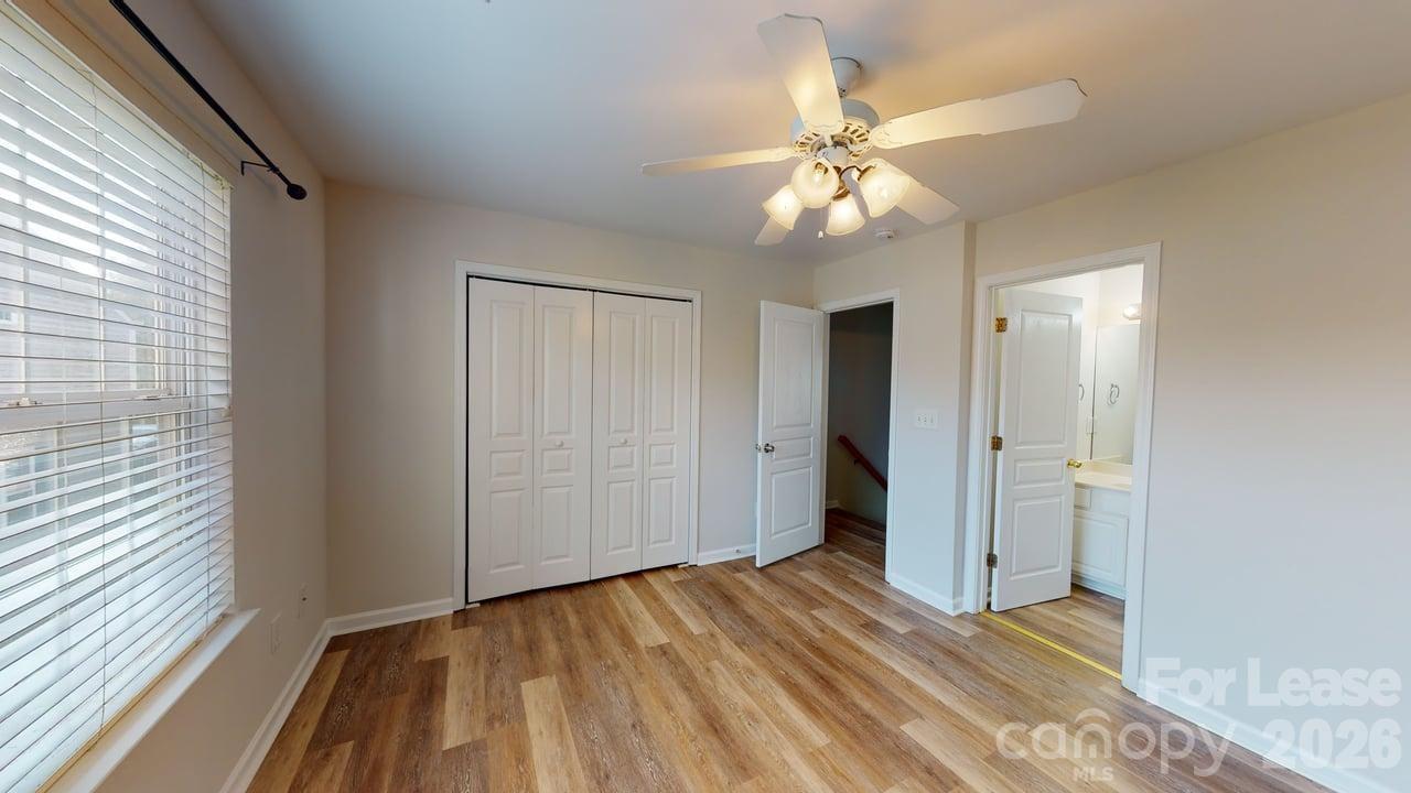 5545 Seths Drive Property Photo 8