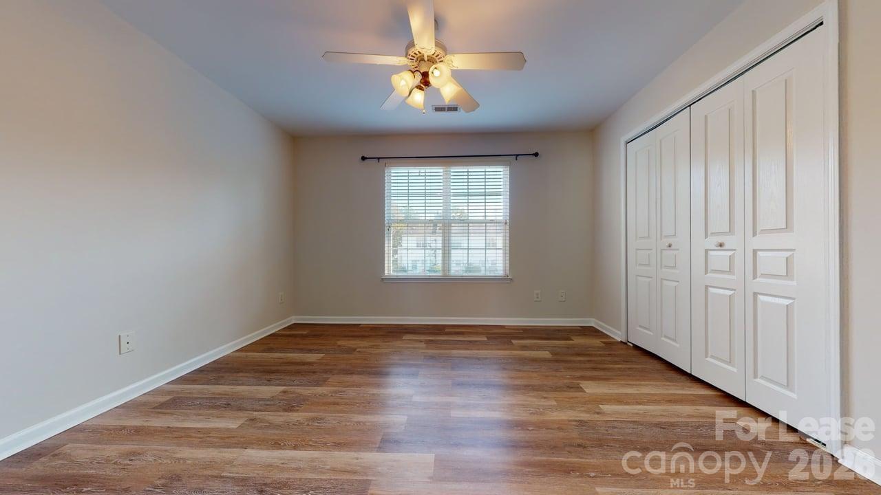 5545 Seths Drive Property Photo 9