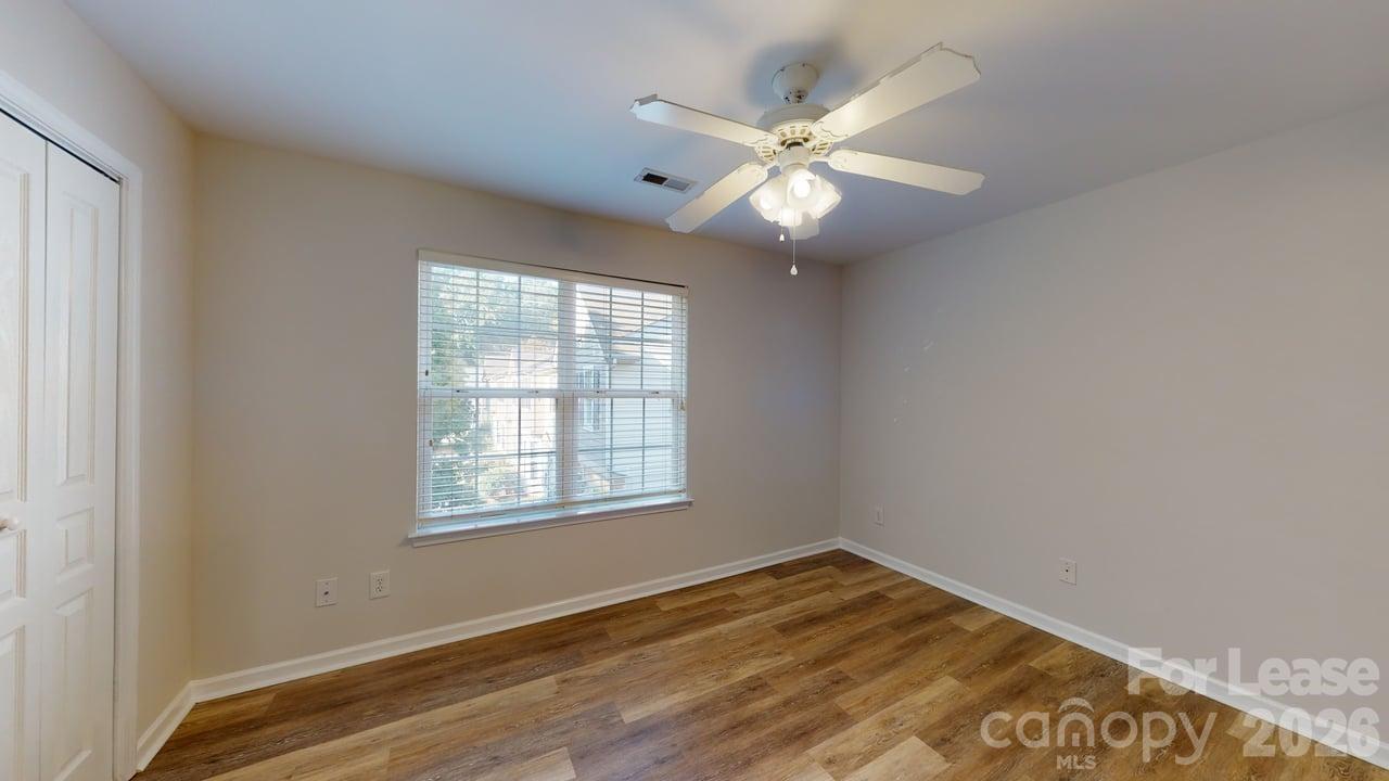 5545 Seths Drive Property Photo 11