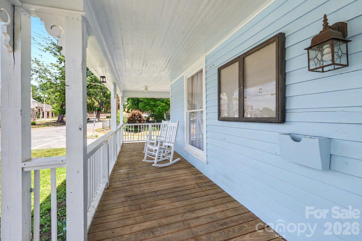 601 College Avenue Property Photo 3