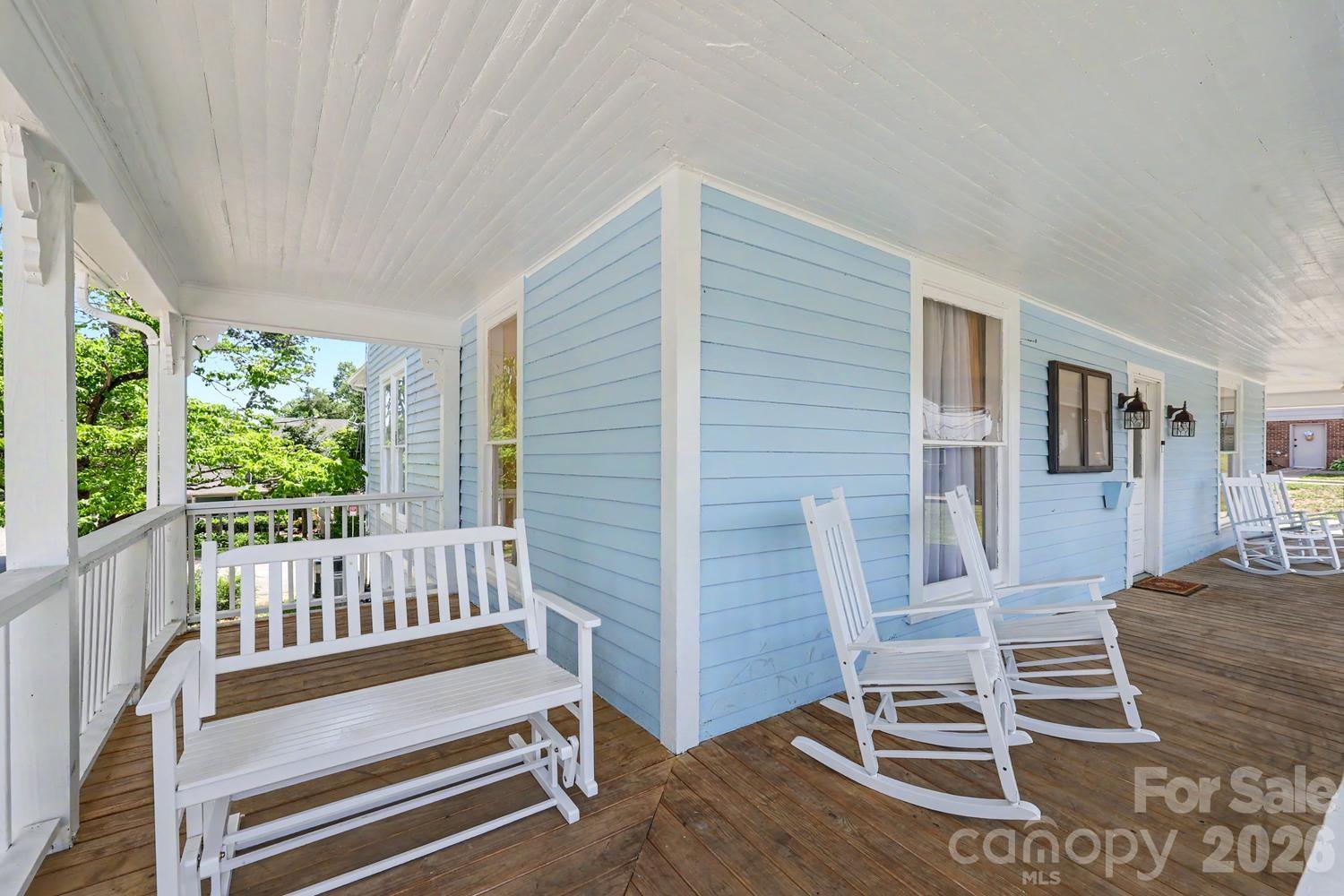 601 College Avenue Property Photo 4