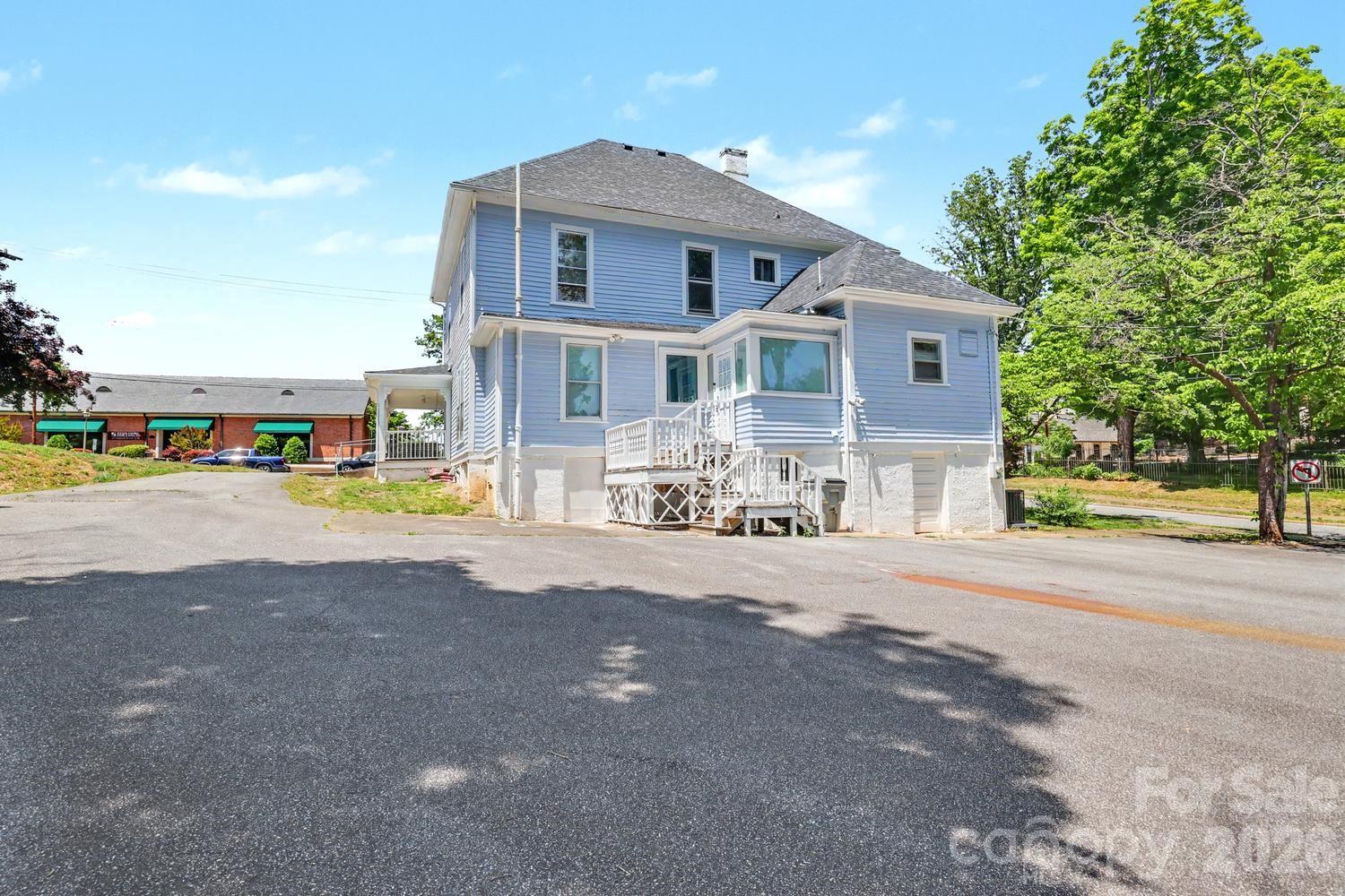 601 College Avenue Property Photo 34