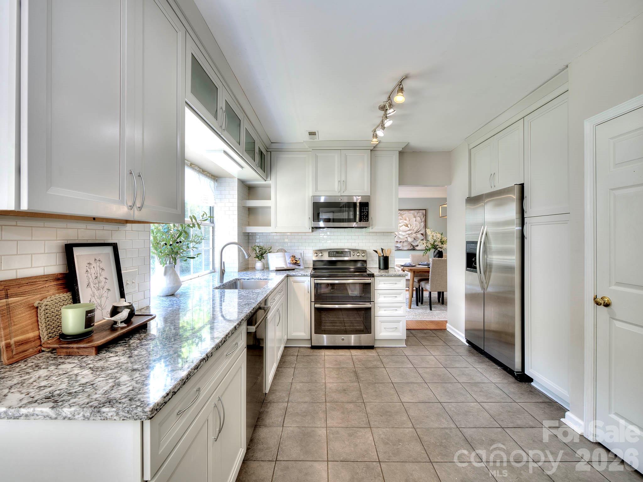 11206 Longhedge Lane Property Photo 12
