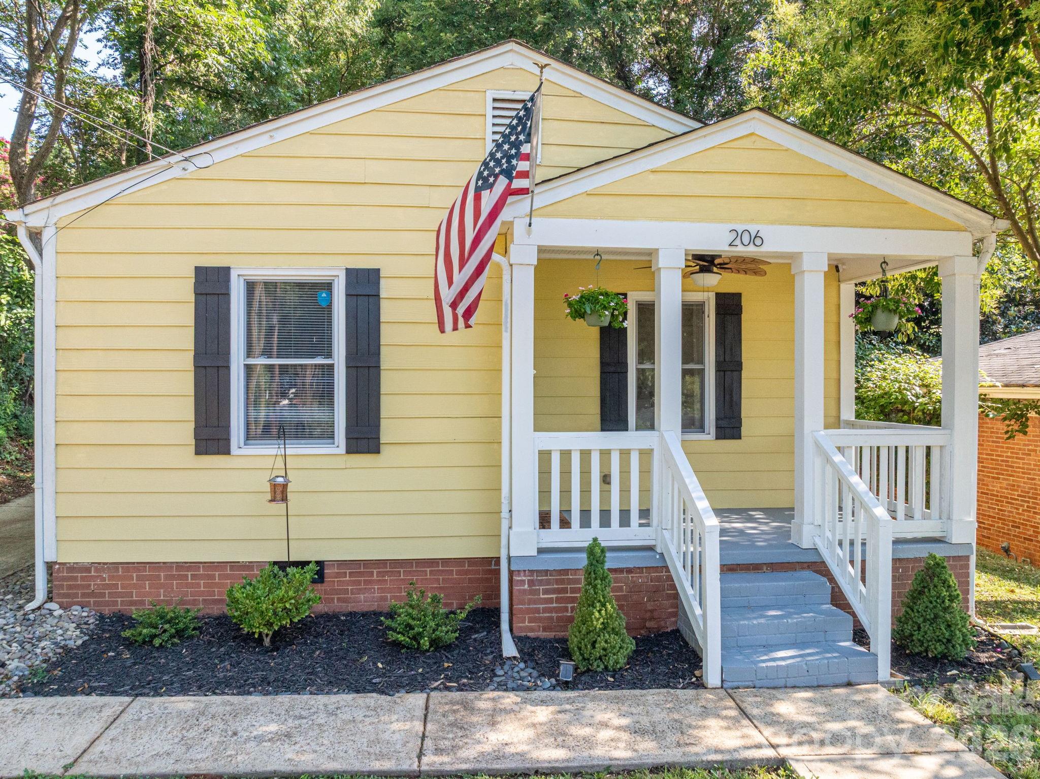 206 Cedar Street Property Photo 4