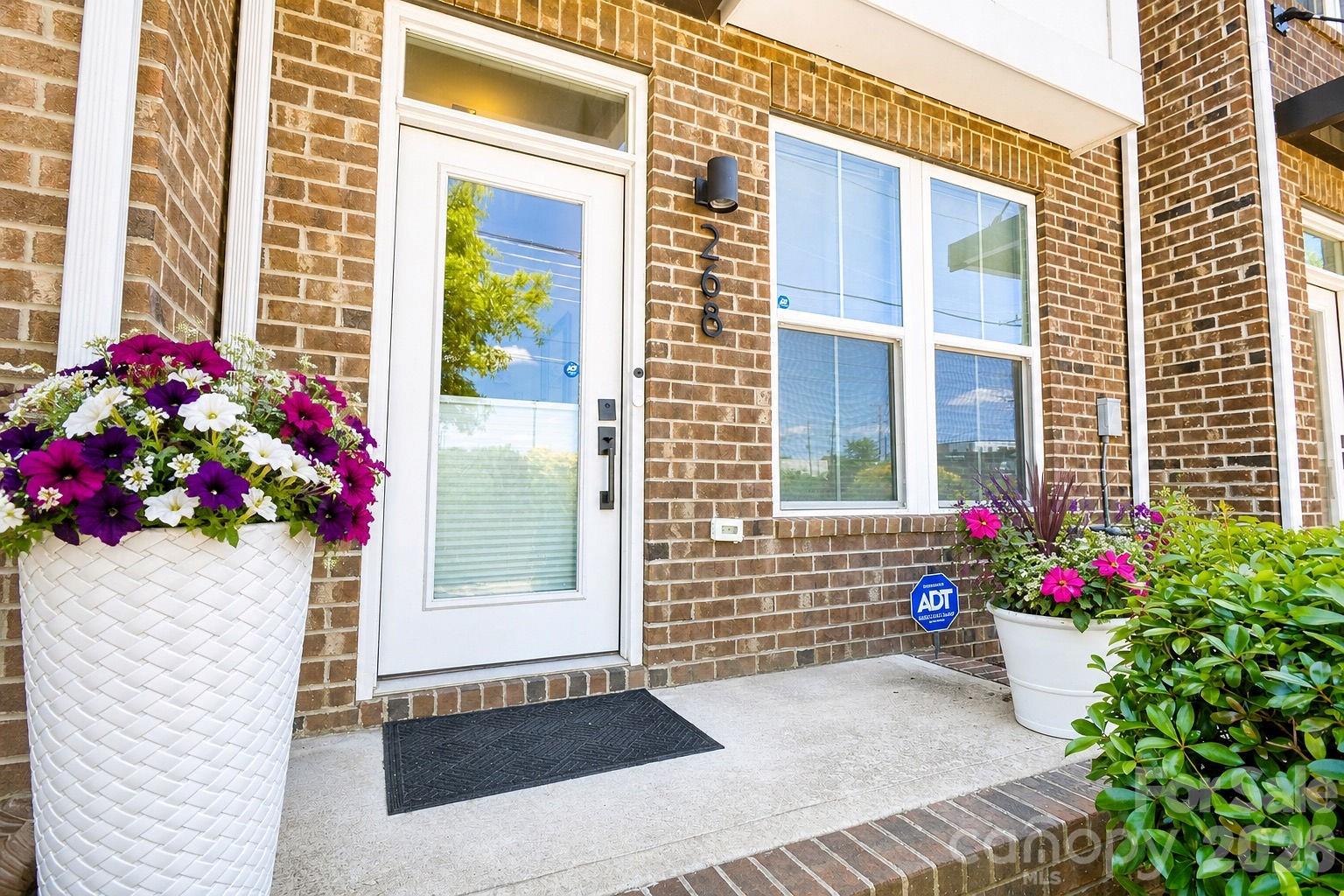 268 Parkwood Avenue Property Photo 4