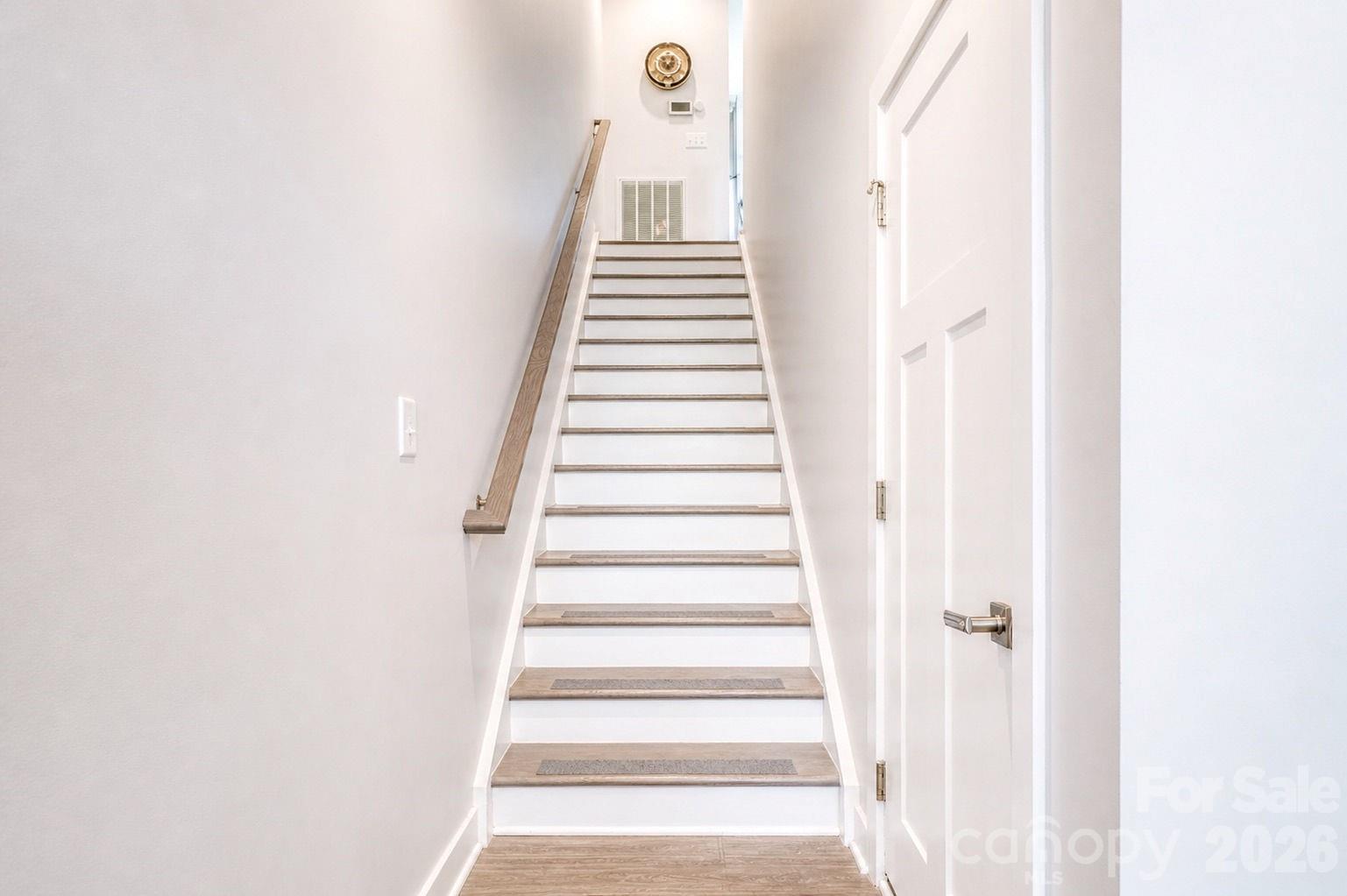 268 Parkwood Avenue Property Photo 6