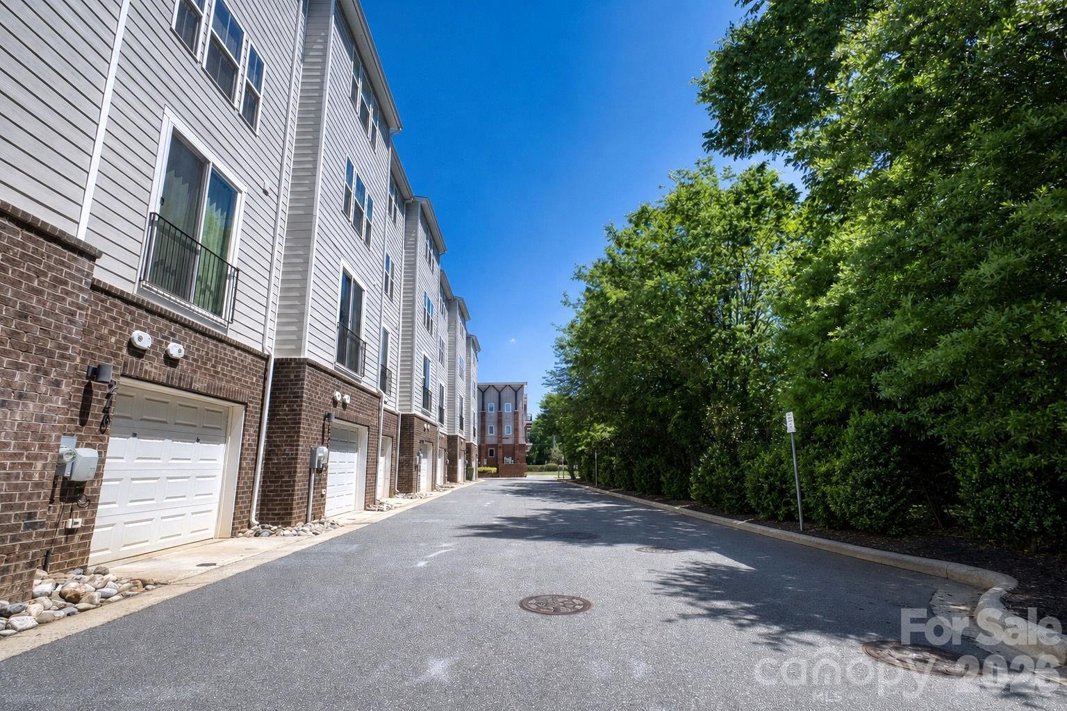 268 Parkwood Avenue Property Photo 39
