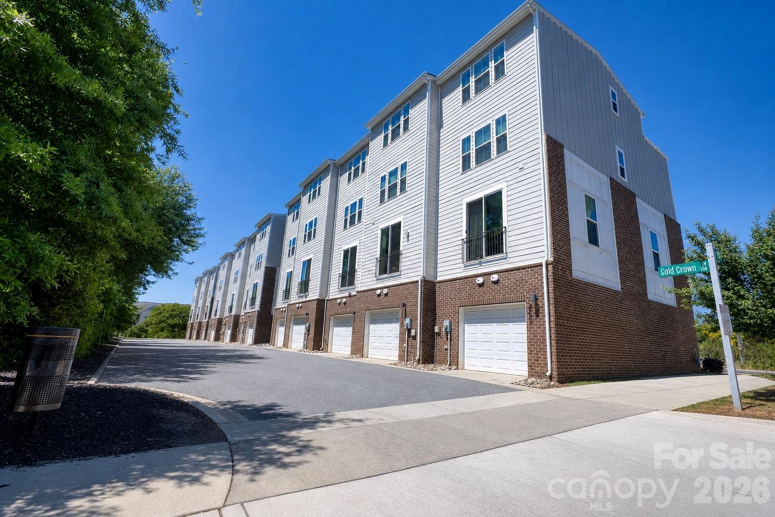 268 Parkwood Avenue Property Photo 40