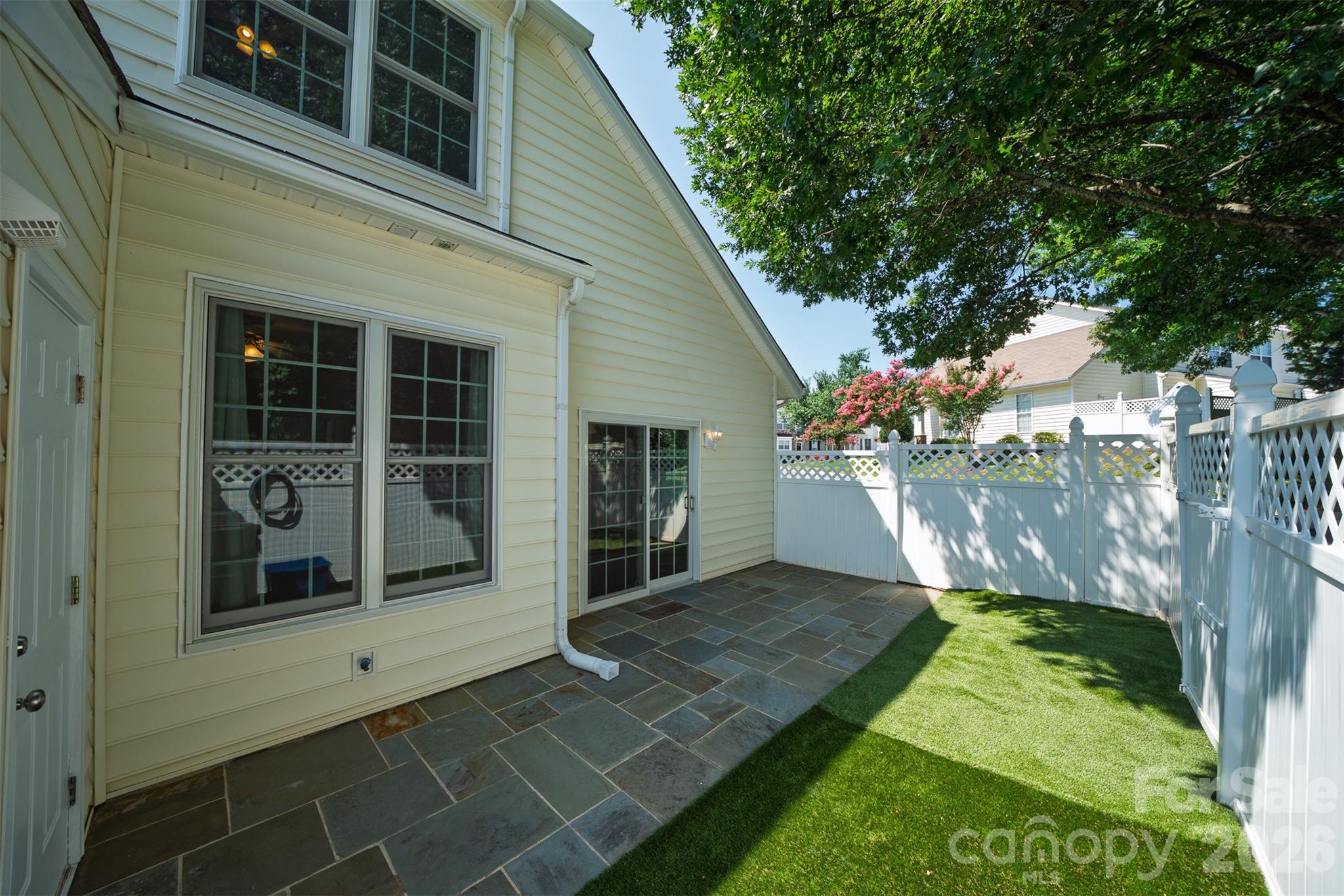 207 Dawn Mist Lane Property Photo 32