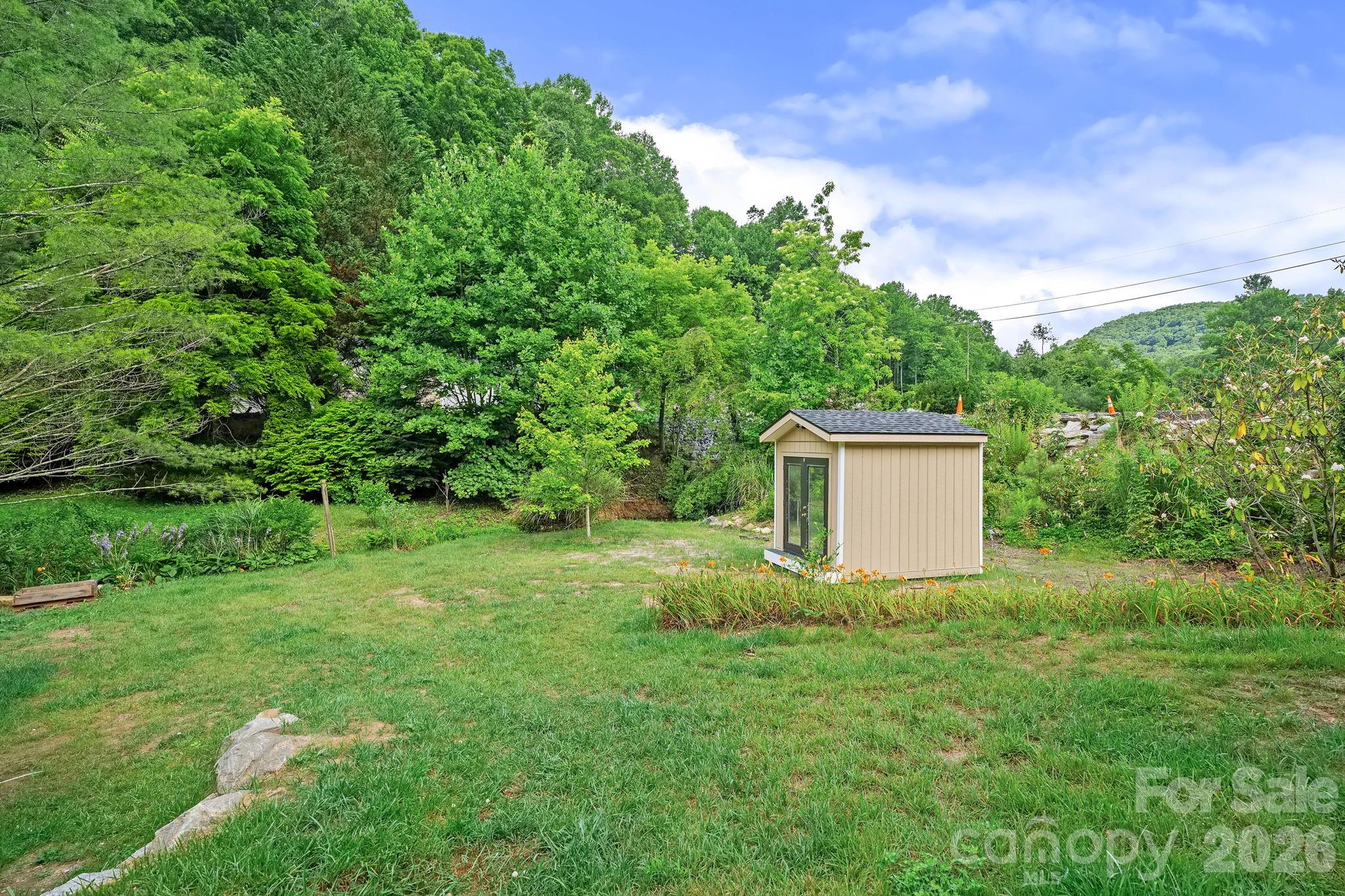 5239 Gerton Highway Property Photo 28