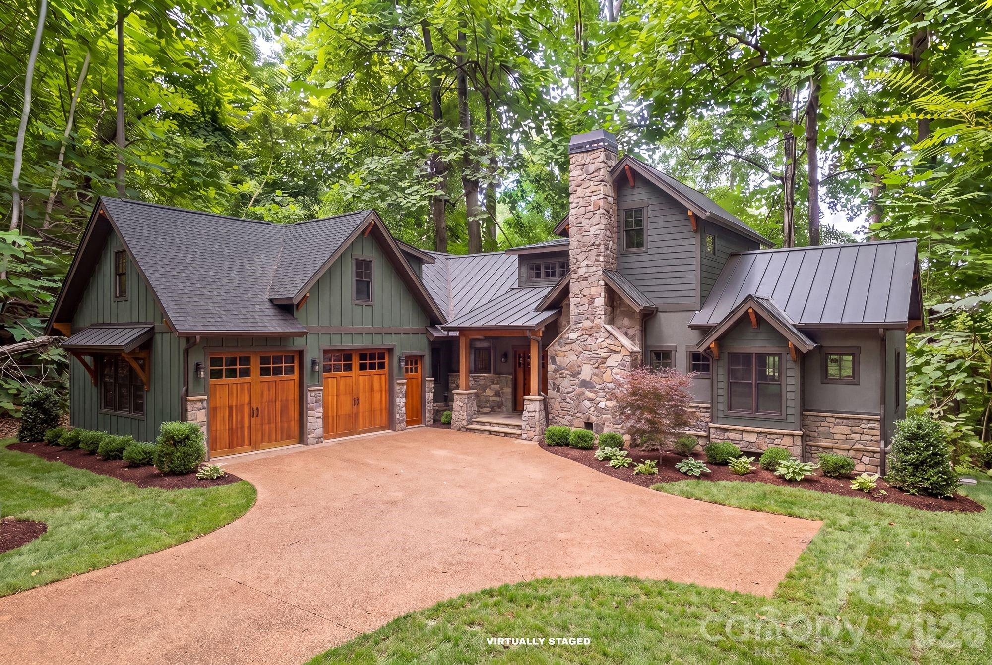 1915 Creston Drive Property Photo 2