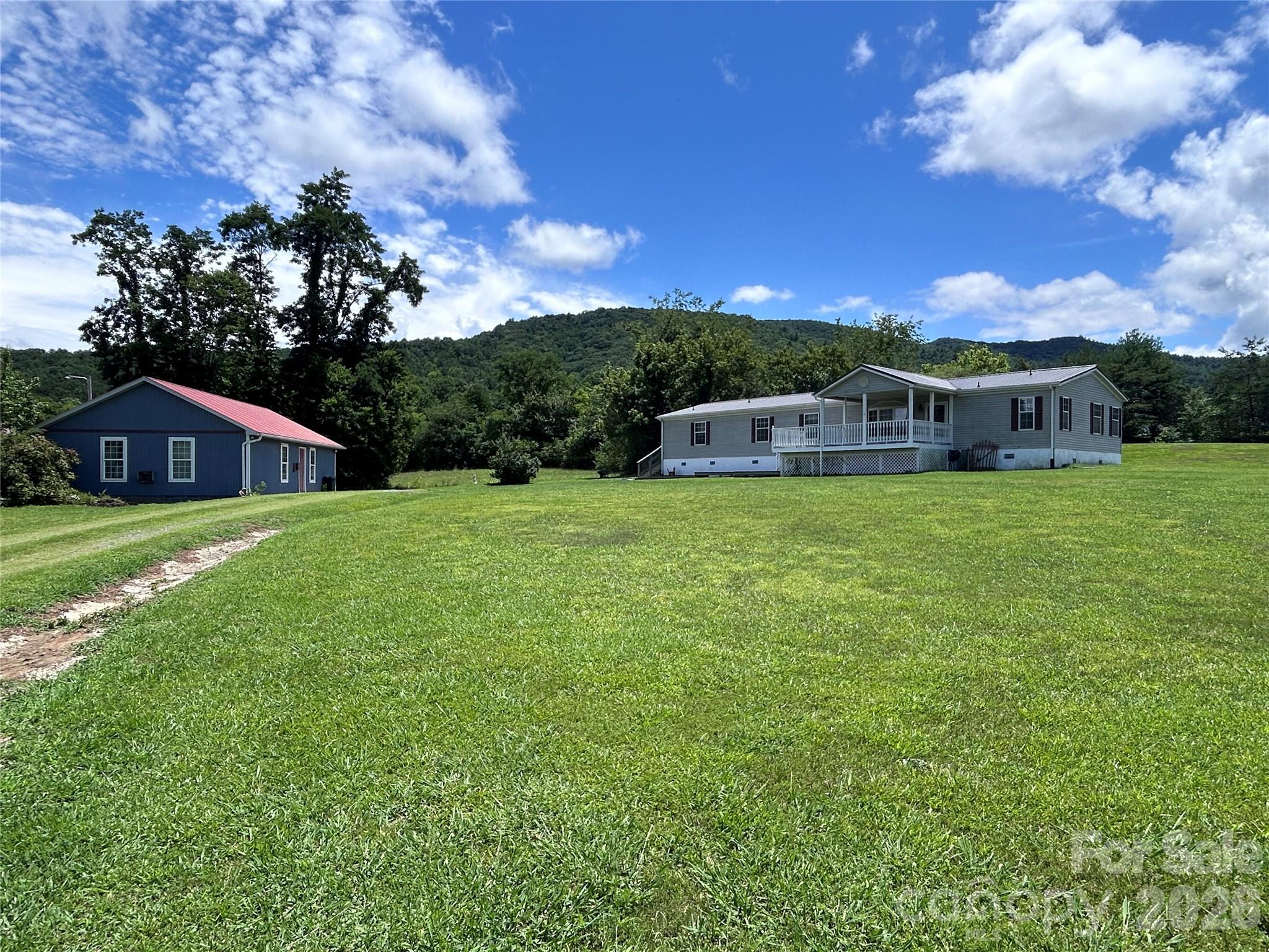 755 Fairview Loop Property Photo 3