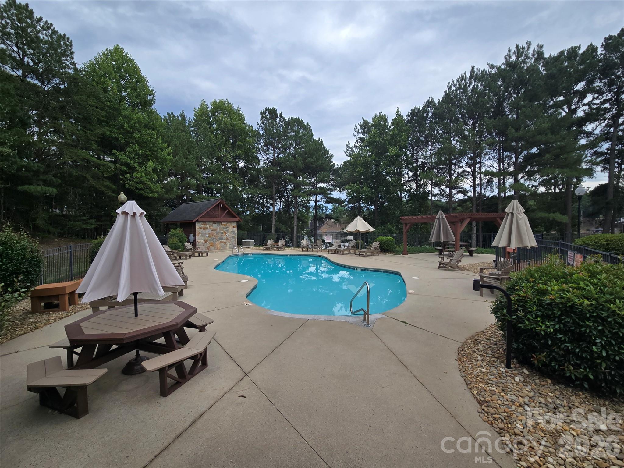 5582 Bridgewater Drive 206 Property Photo 10