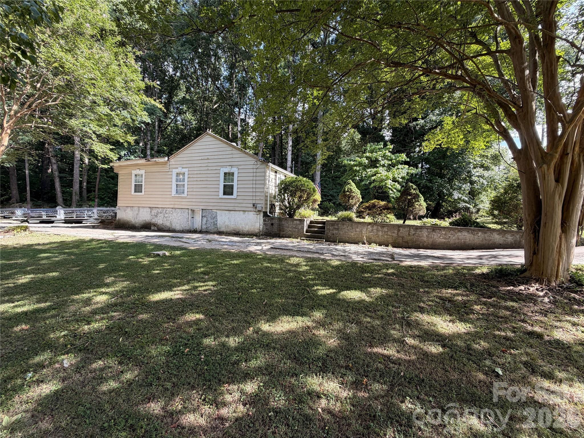 1818 Union Road Property Photo 3