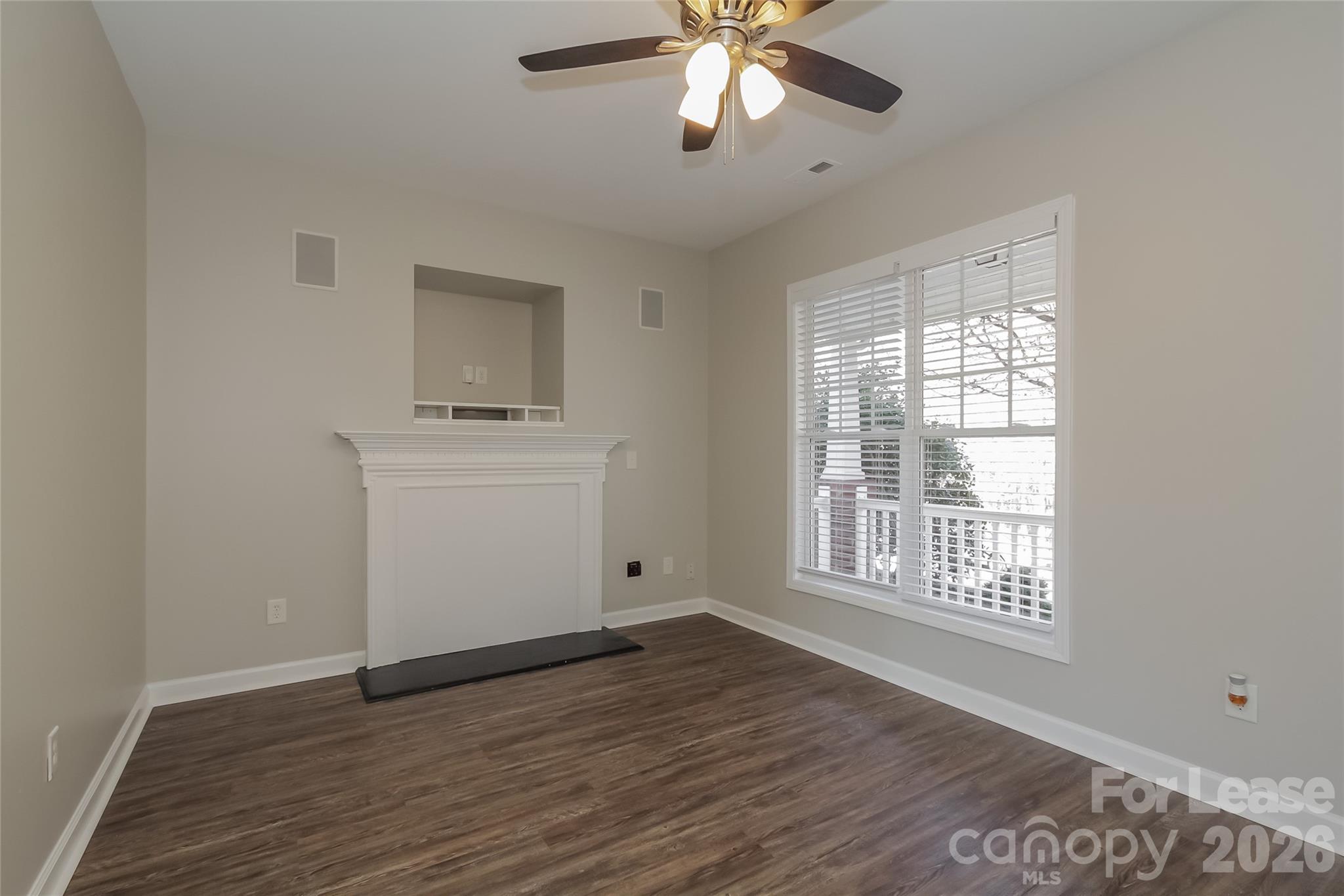 7943 Rolling Meadows Lane Property Photo 4