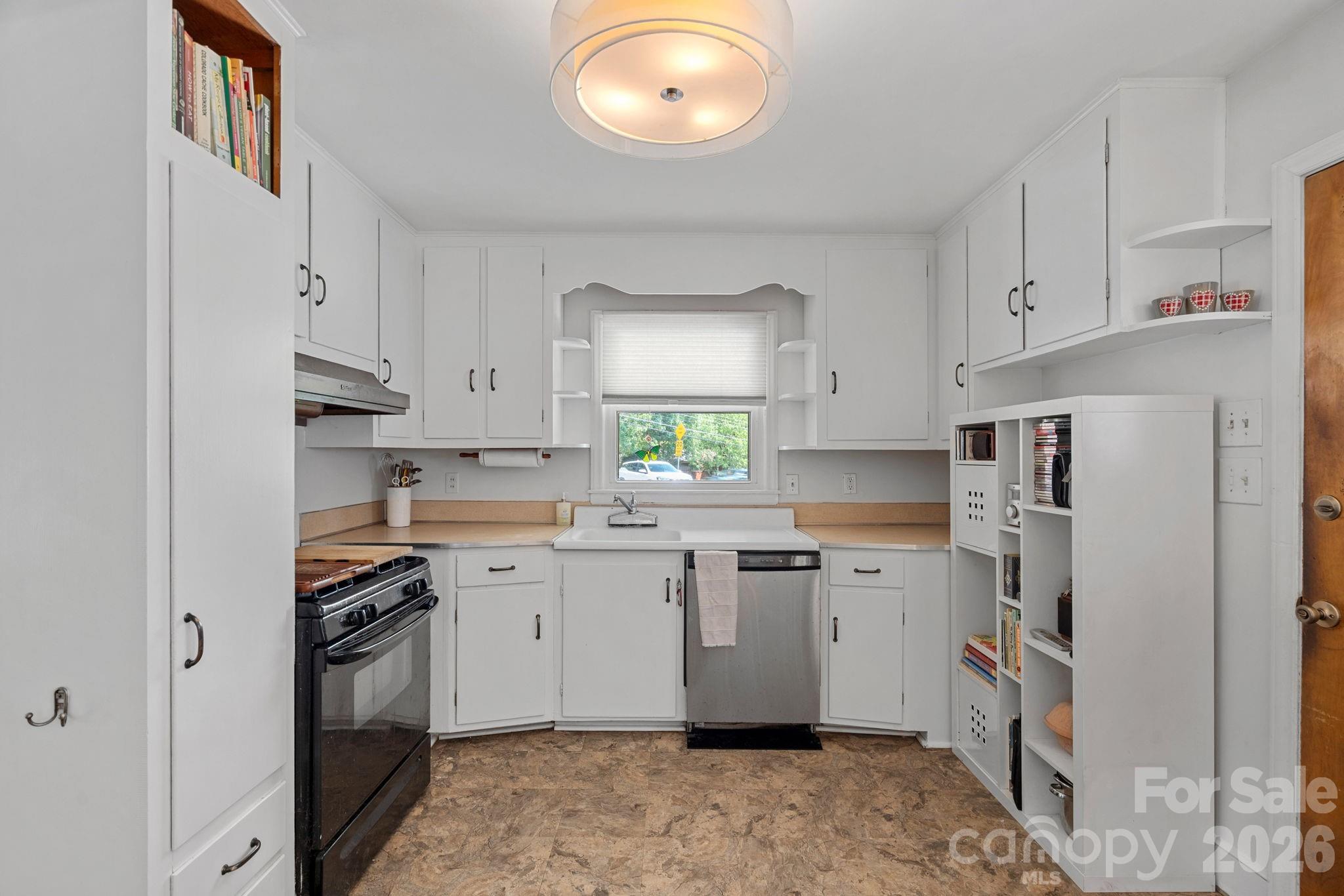 1600 Woodberry Road Property Photo 6