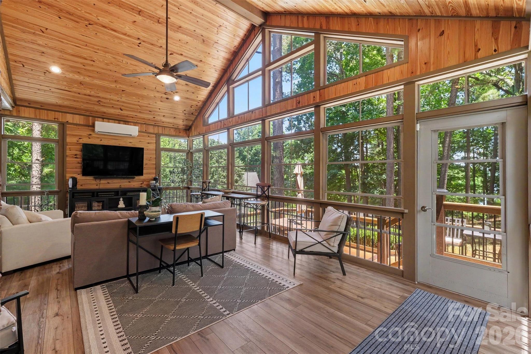 109 Whiterock Drive Property Photo 16