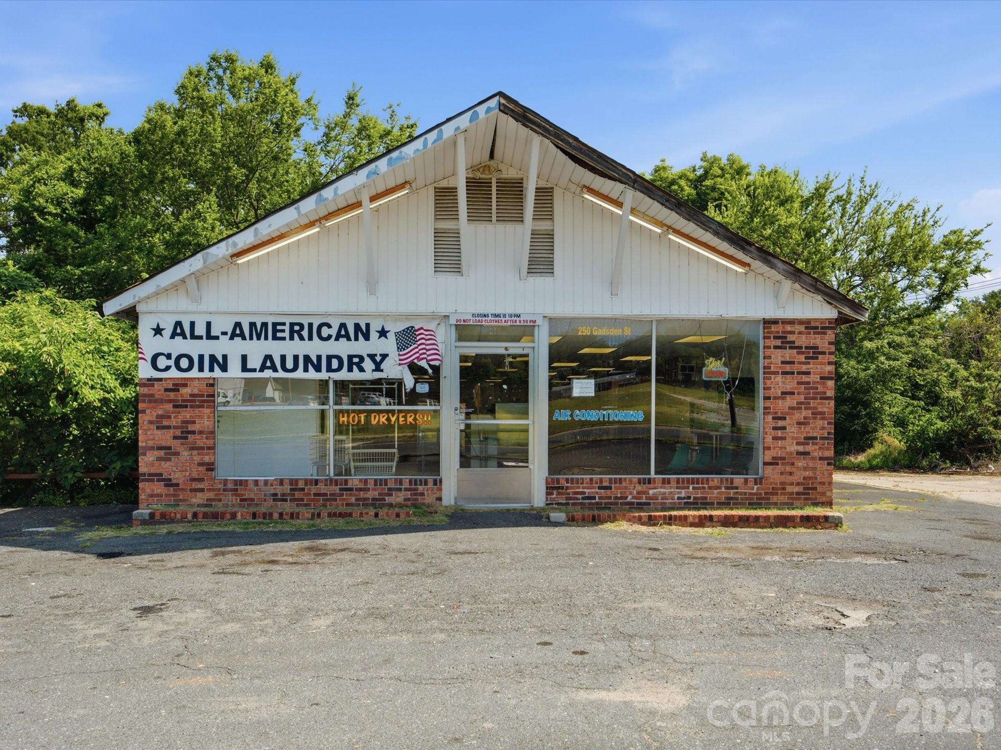 250 Gadsden Street Property Photo 1