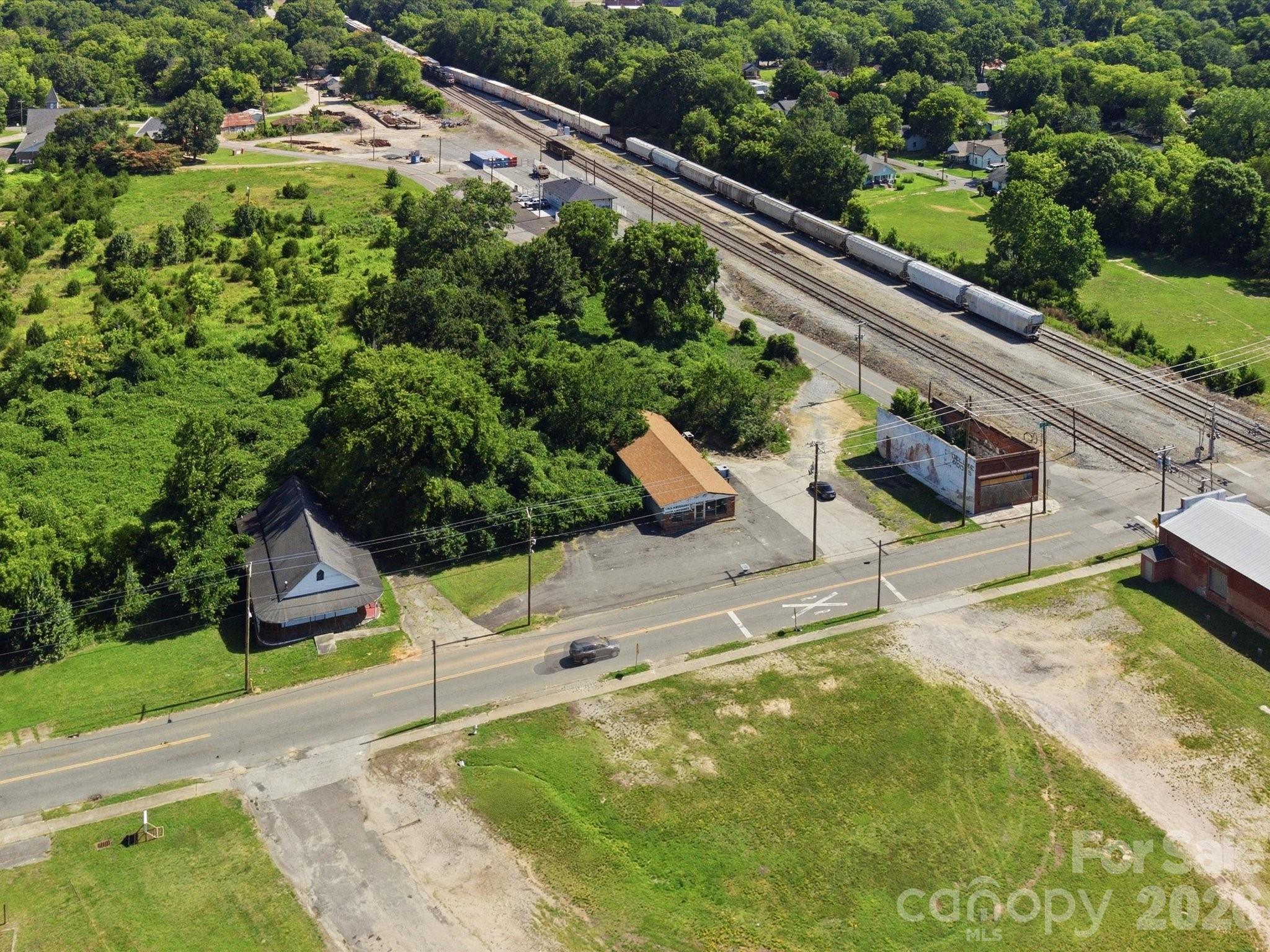 250 Gadsden Street Property Photo 4