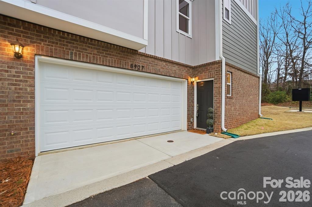 8927 Sharonbrook Drive Property Photo 1