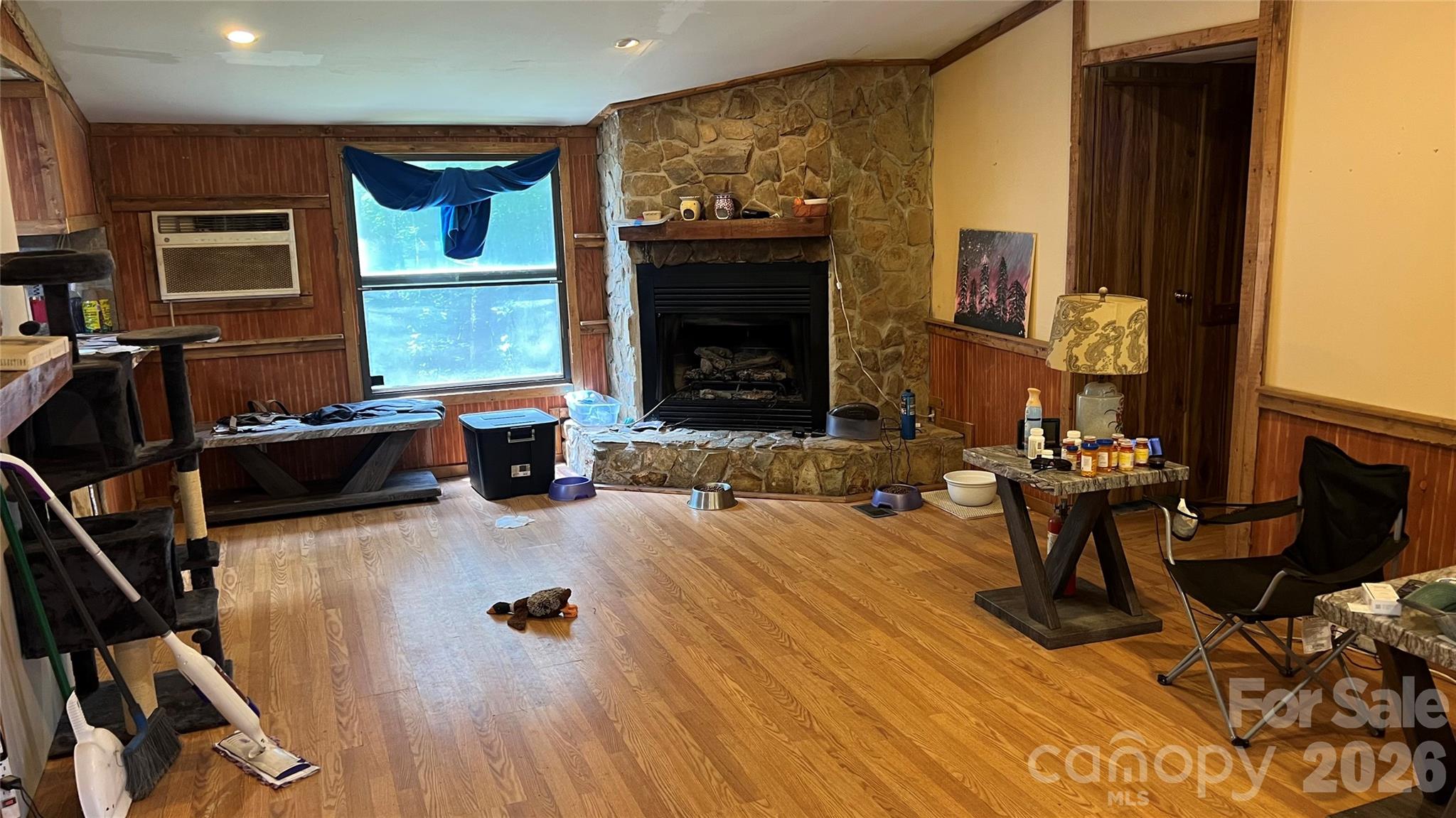 236 Forest Lane Property Photo 4