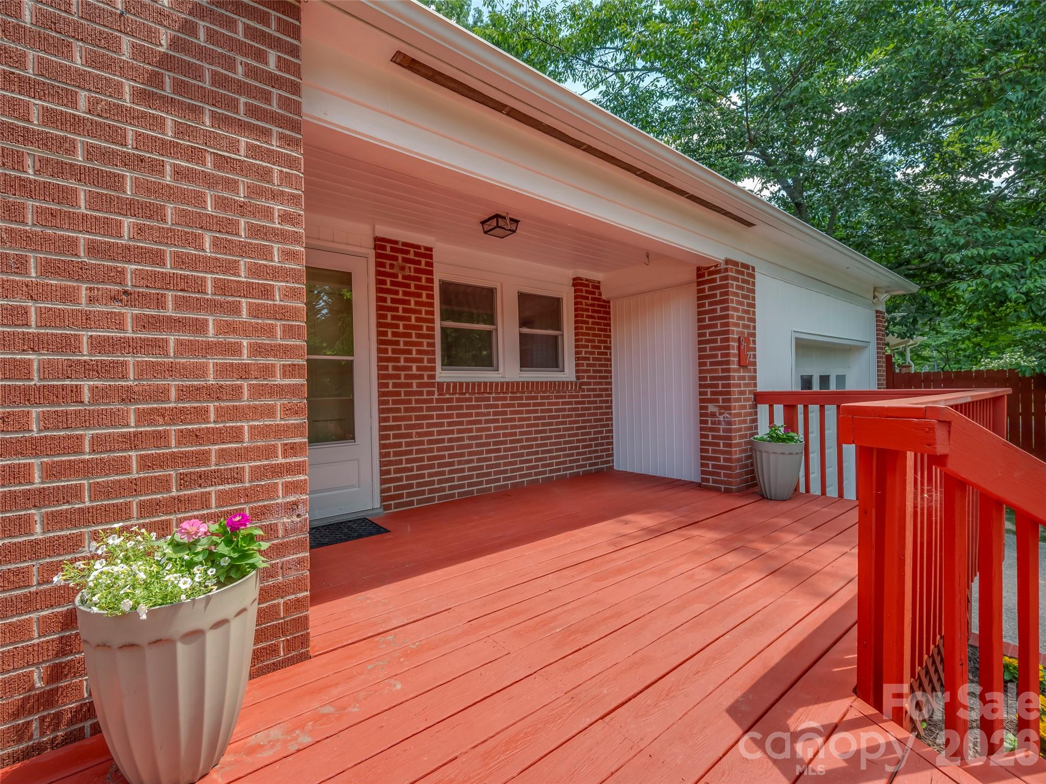917 W Blue Ridge Road Property Photo 3