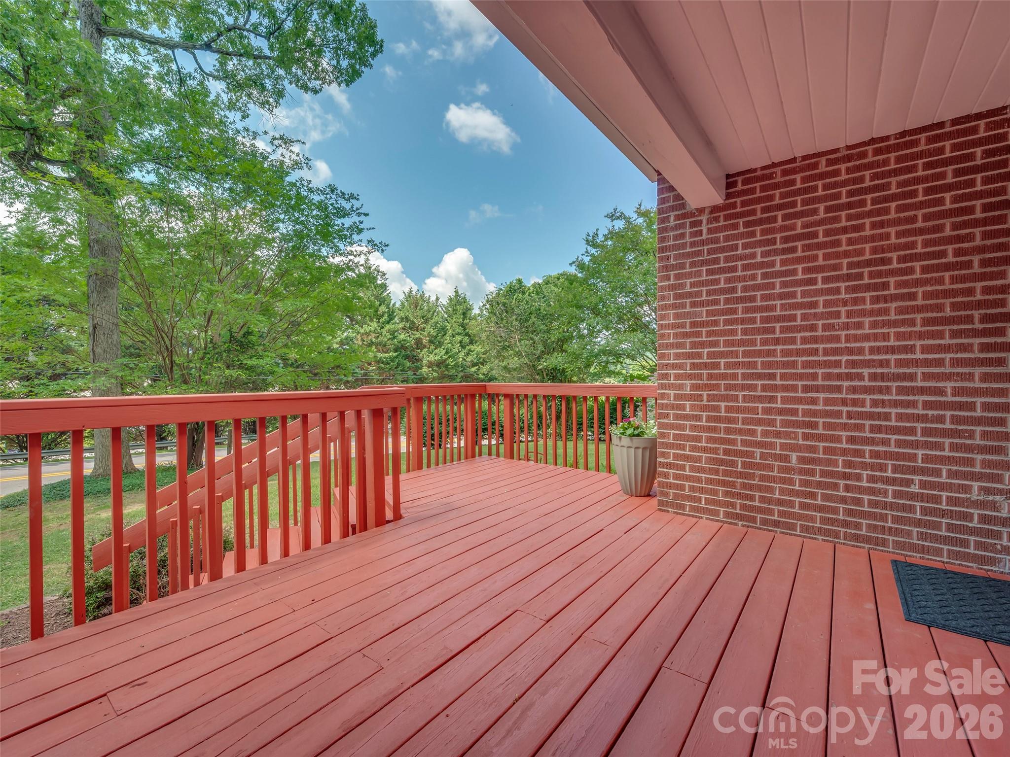917 W Blue Ridge Road Property Photo 4