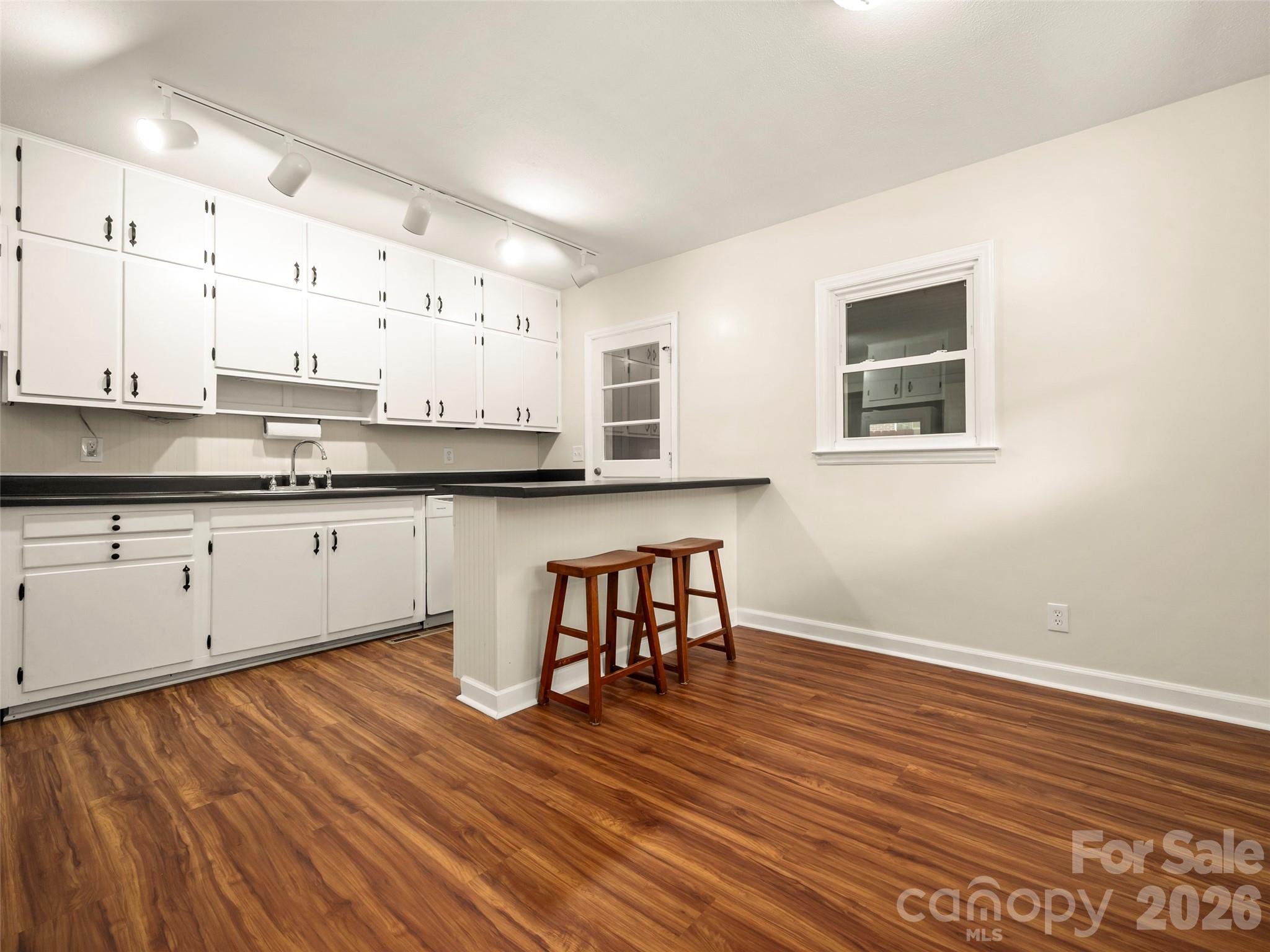917 W Blue Ridge Road Property Photo 8
