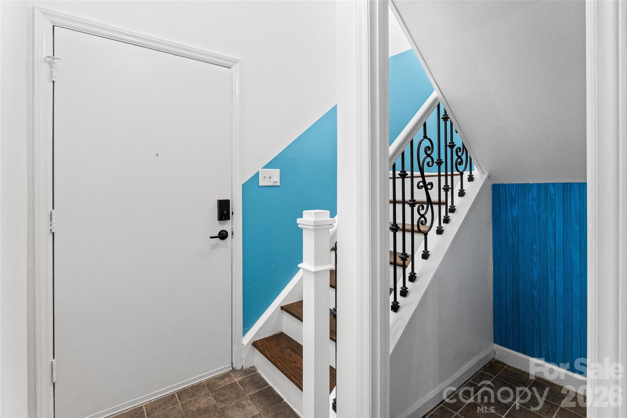 6100 Honeysuckle Lane Property Photo 4