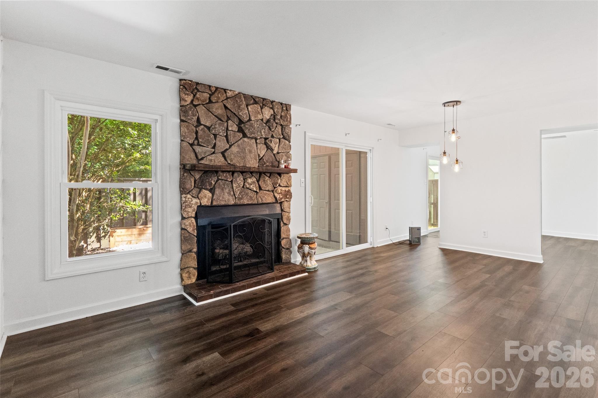 6100 Honeysuckle Lane Property Photo 6