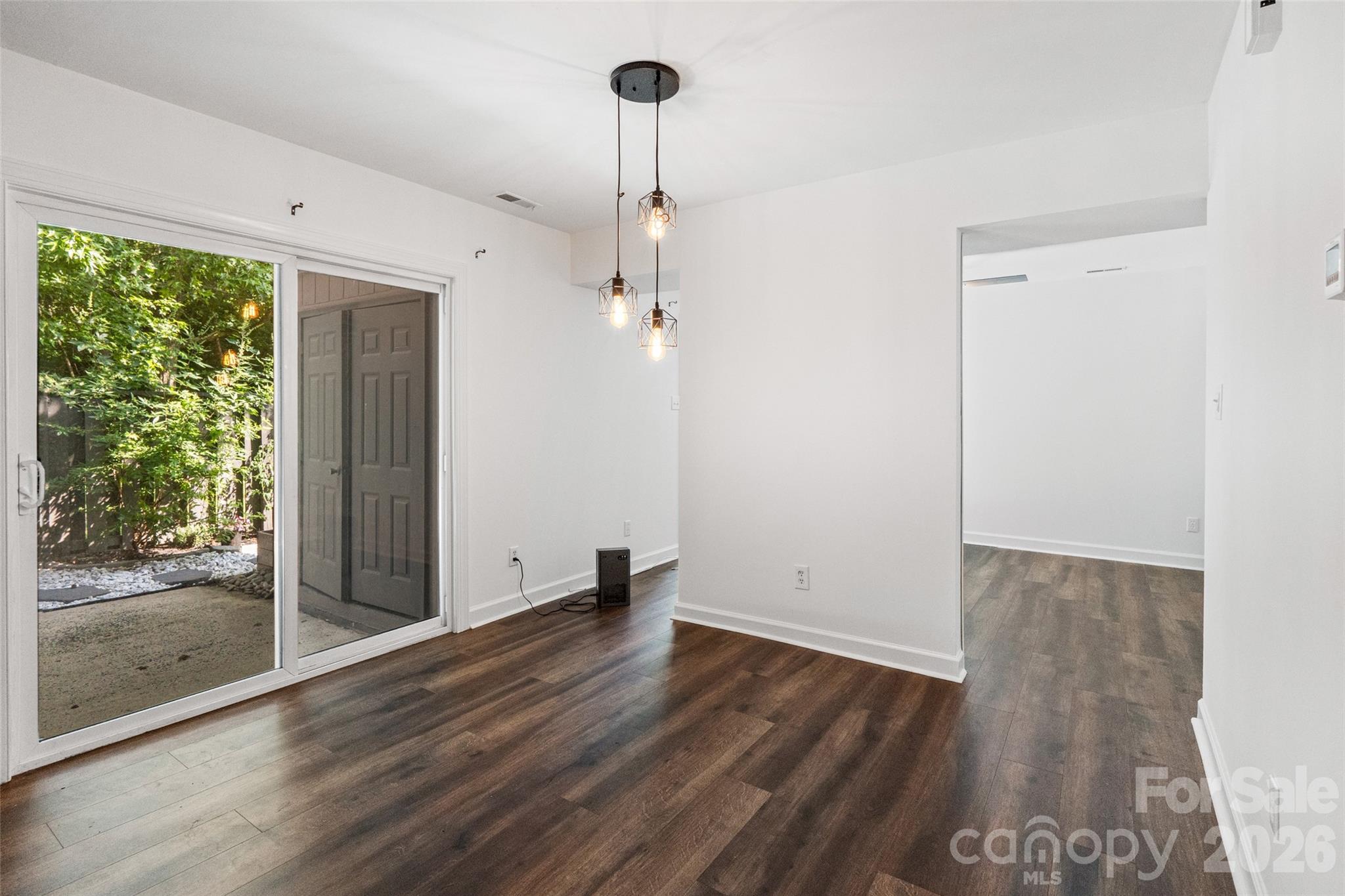 6100 Honeysuckle Lane Property Photo 8