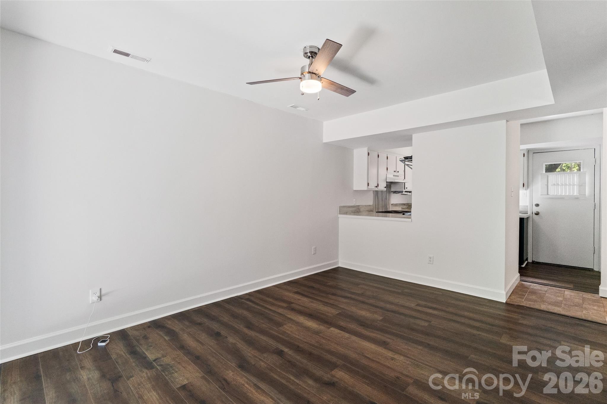 6100 Honeysuckle Lane Property Photo 10
