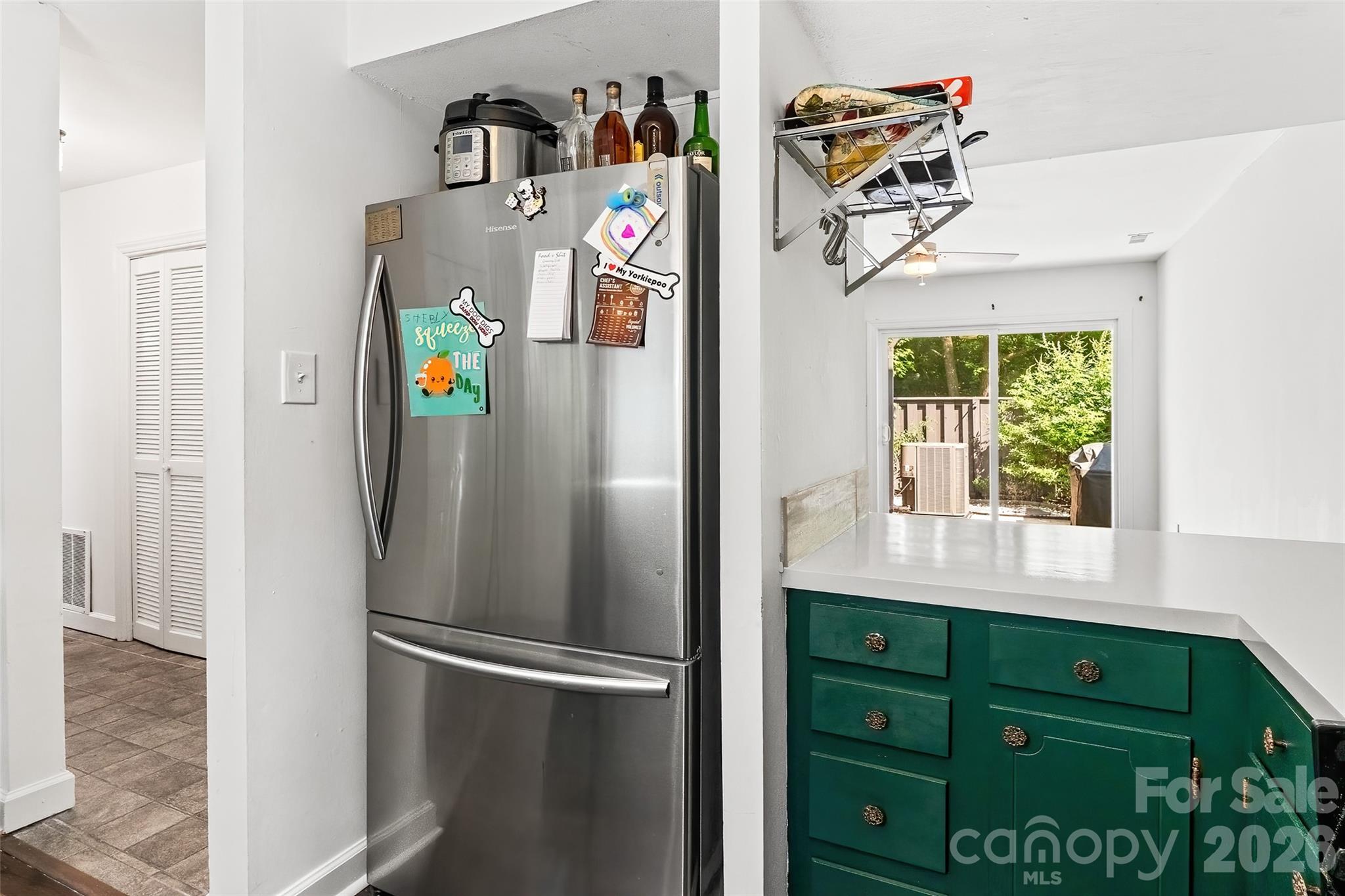 6100 Honeysuckle Lane Property Photo 15