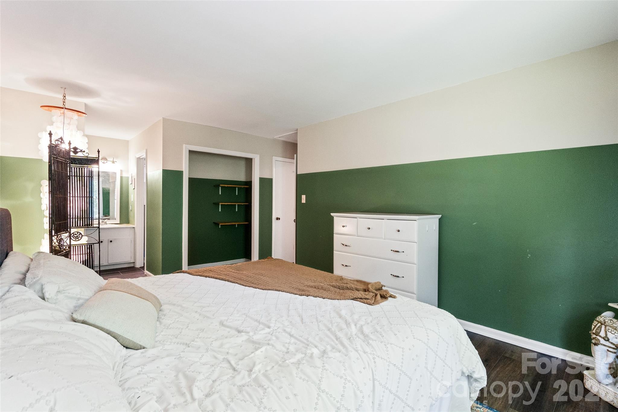 6100 Honeysuckle Lane Property Photo 21