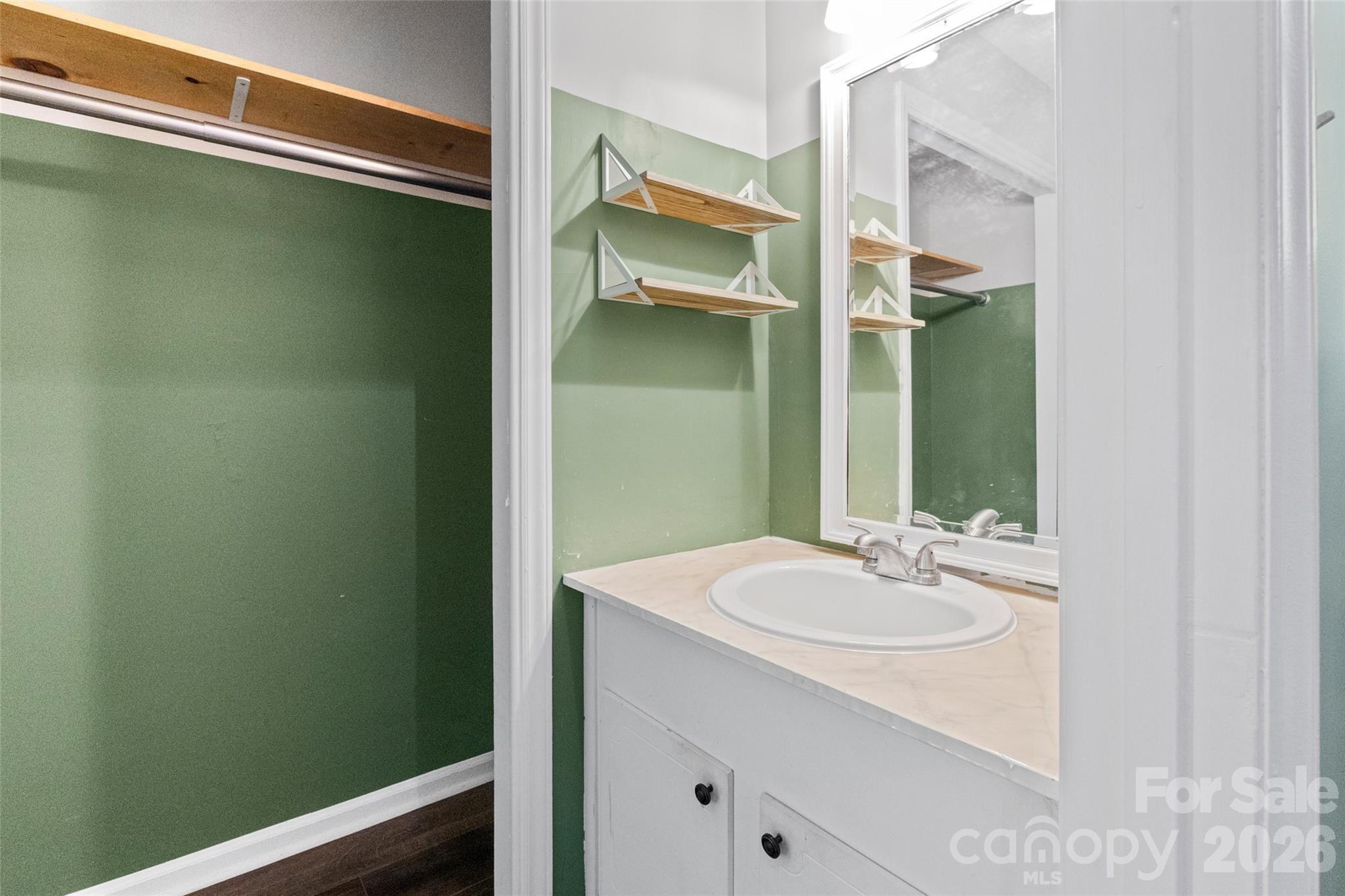 6100 Honeysuckle Lane Property Photo 25
