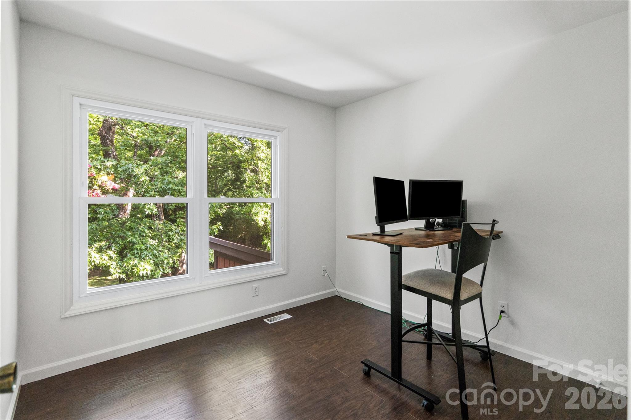6100 Honeysuckle Lane Property Photo 28