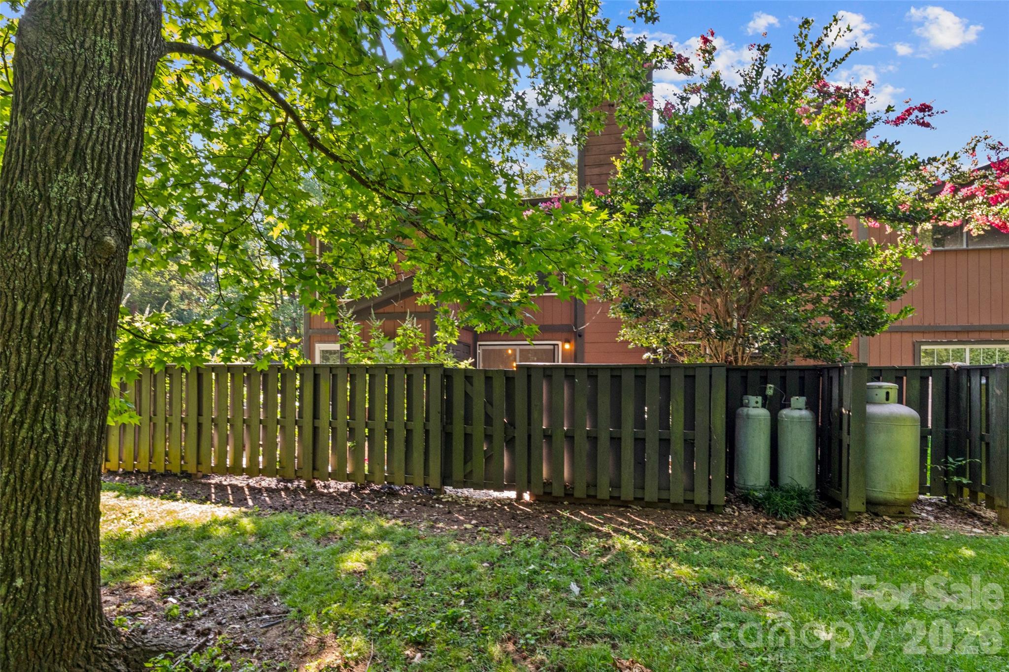 6100 Honeysuckle Lane Property Photo 36