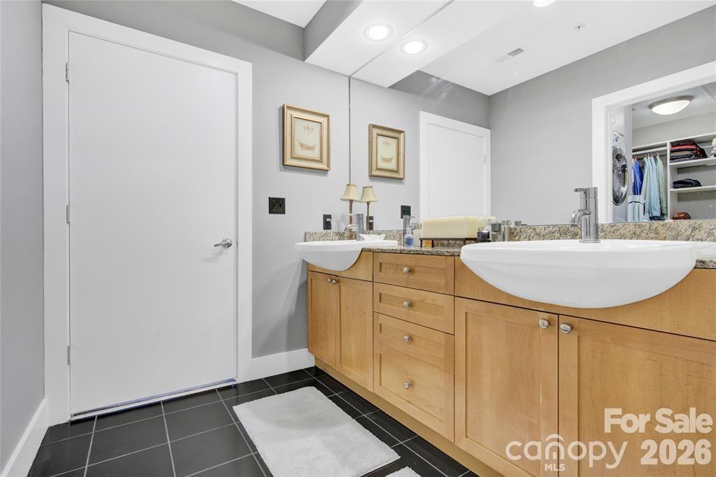 505 E 6th Street 701 Property Photo 23