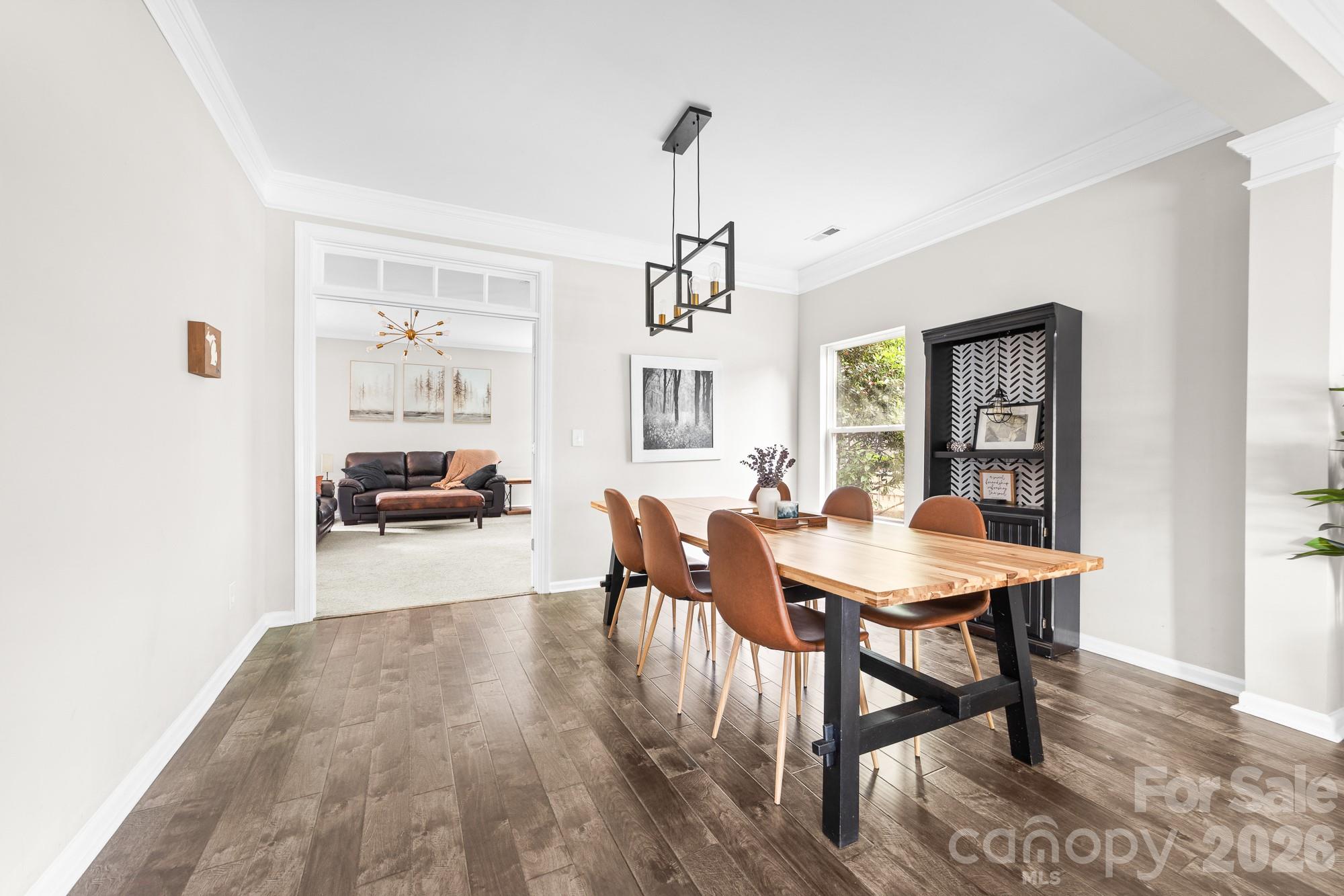 1525 Ladora Drive Property Photo 4