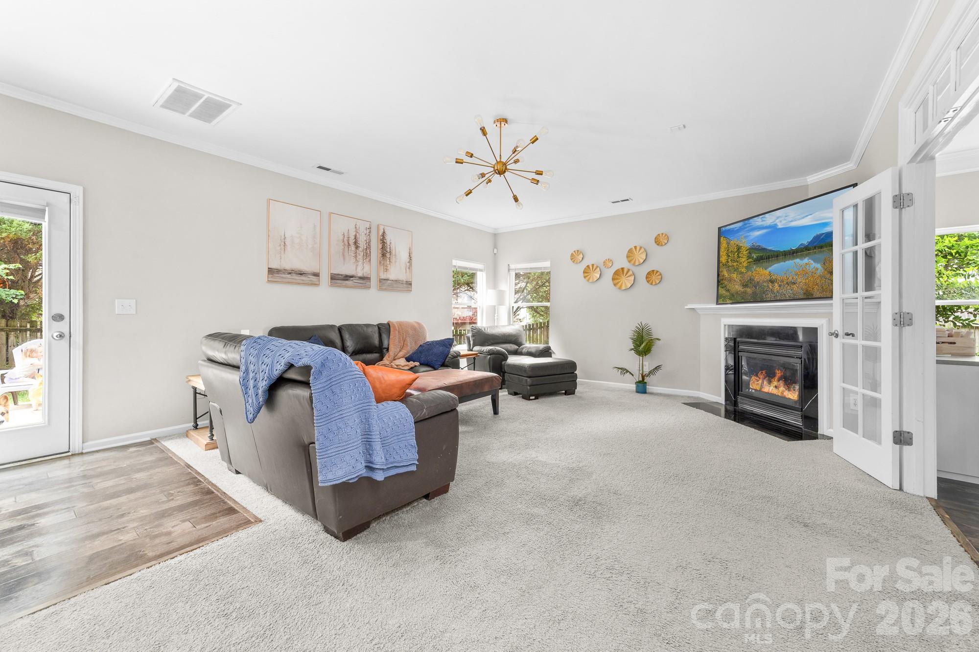 1525 Ladora Drive Property Photo 6