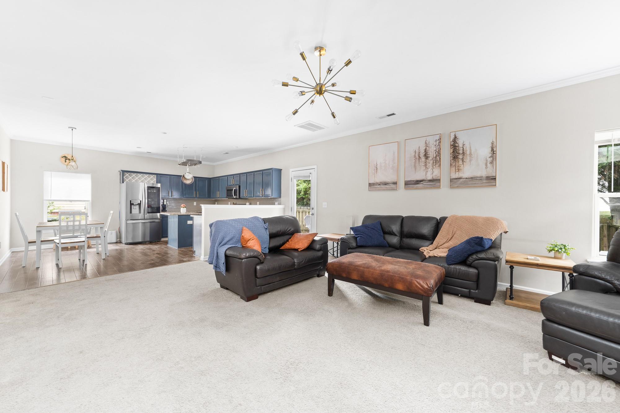 1525 Ladora Drive Property Photo 8