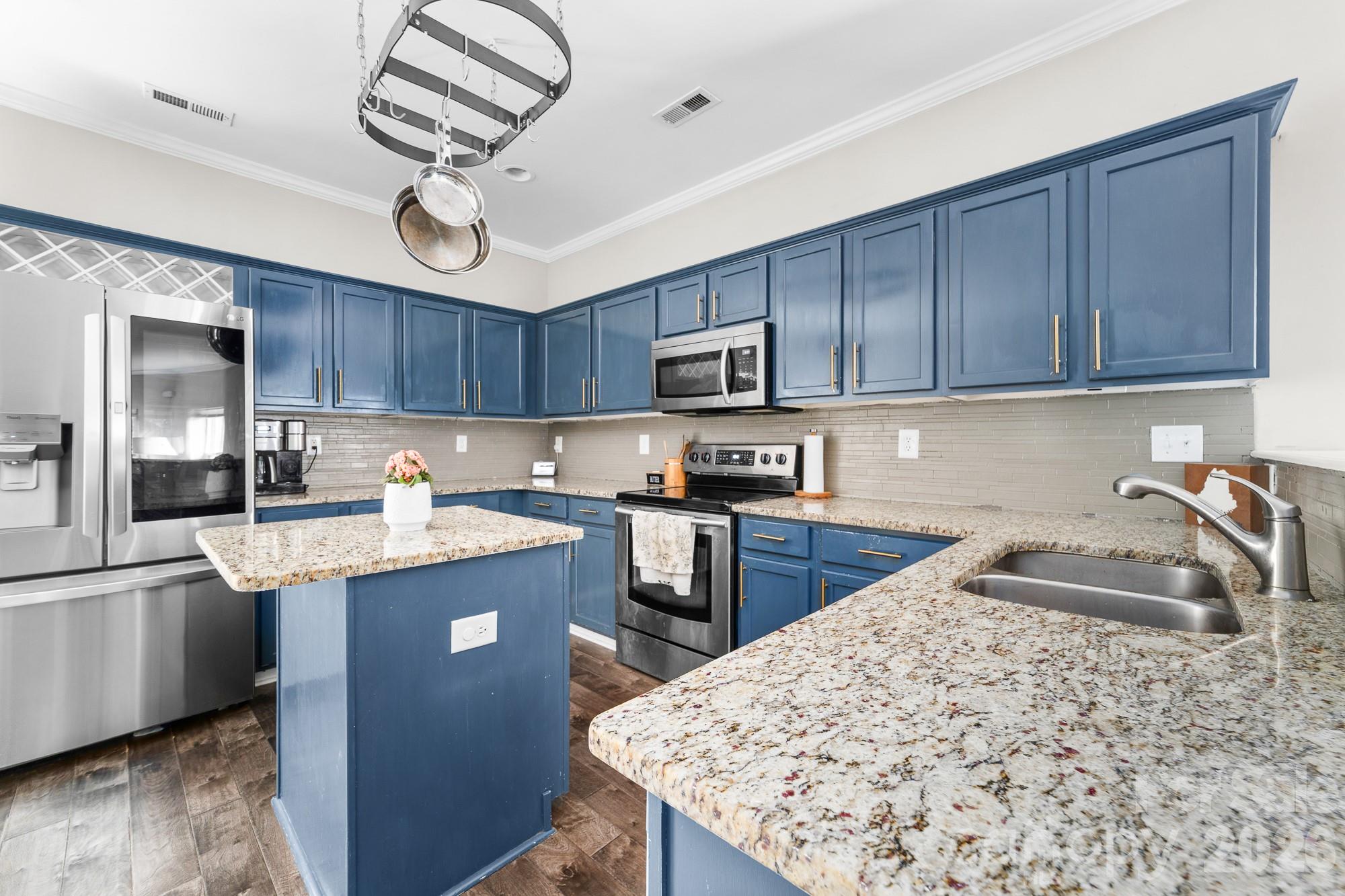 1525 Ladora Drive Property Photo 11