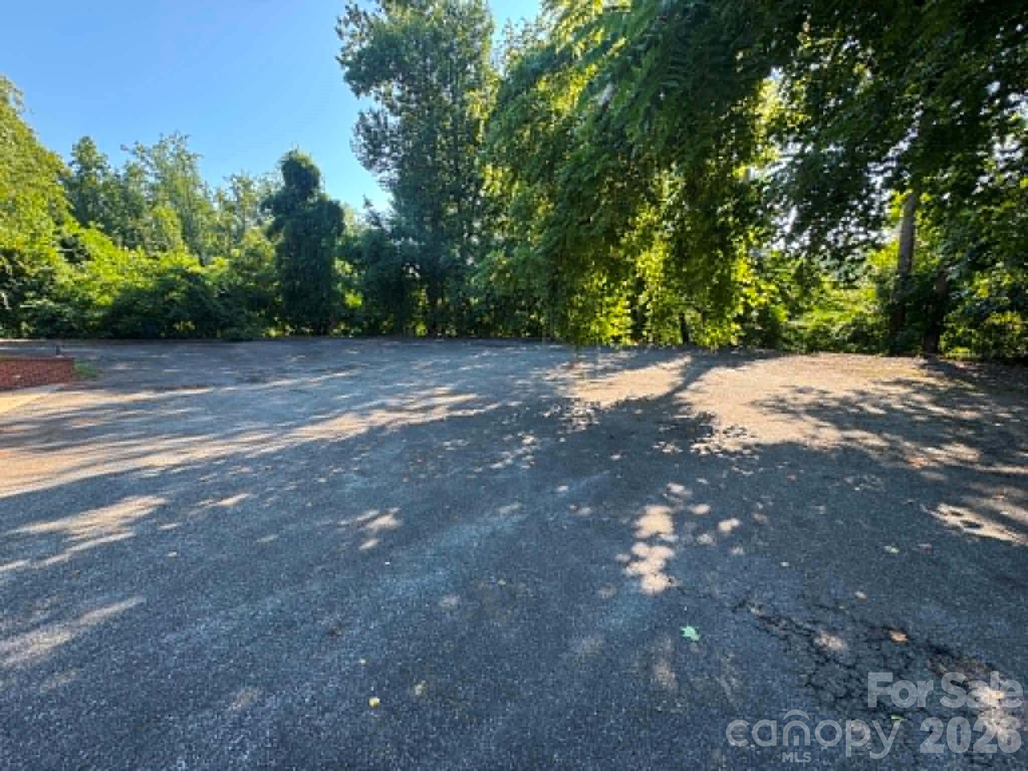 656 N Bridge Street Property Photo 11