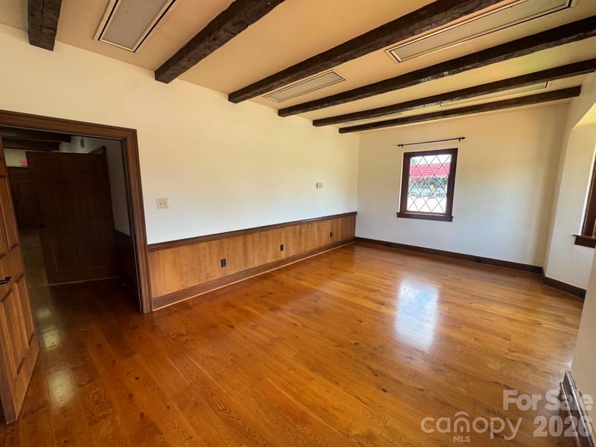 656 N Bridge Street Property Photo 12