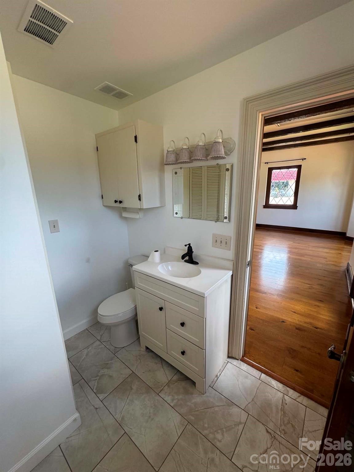 656 N Bridge Street Property Photo 15