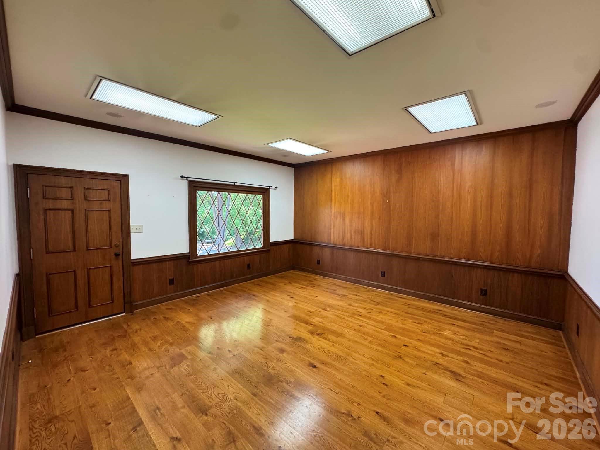 656 N Bridge Street Property Photo 24