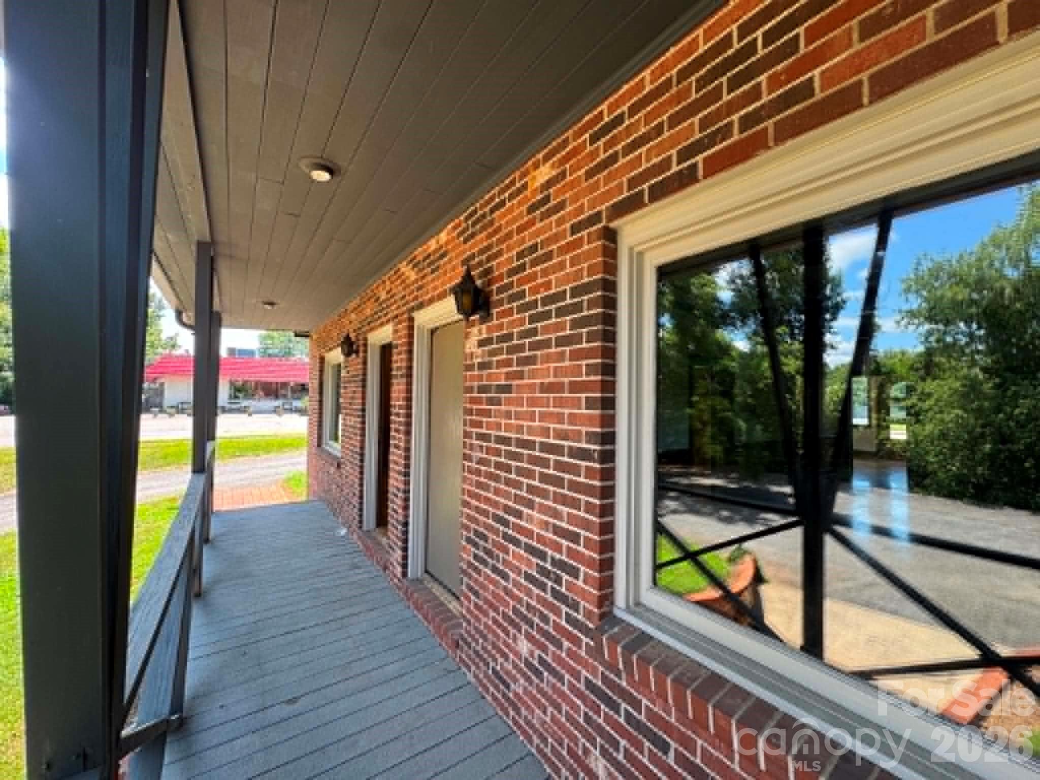 656 N Bridge Street Property Photo 28