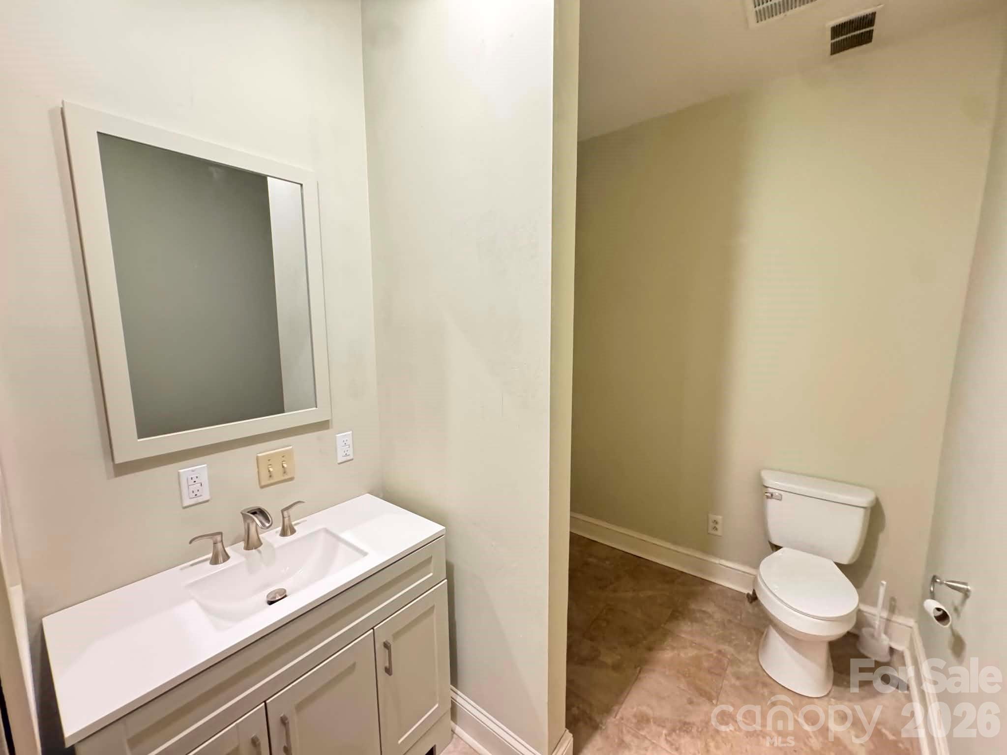 656 N Bridge Street Property Photo 35