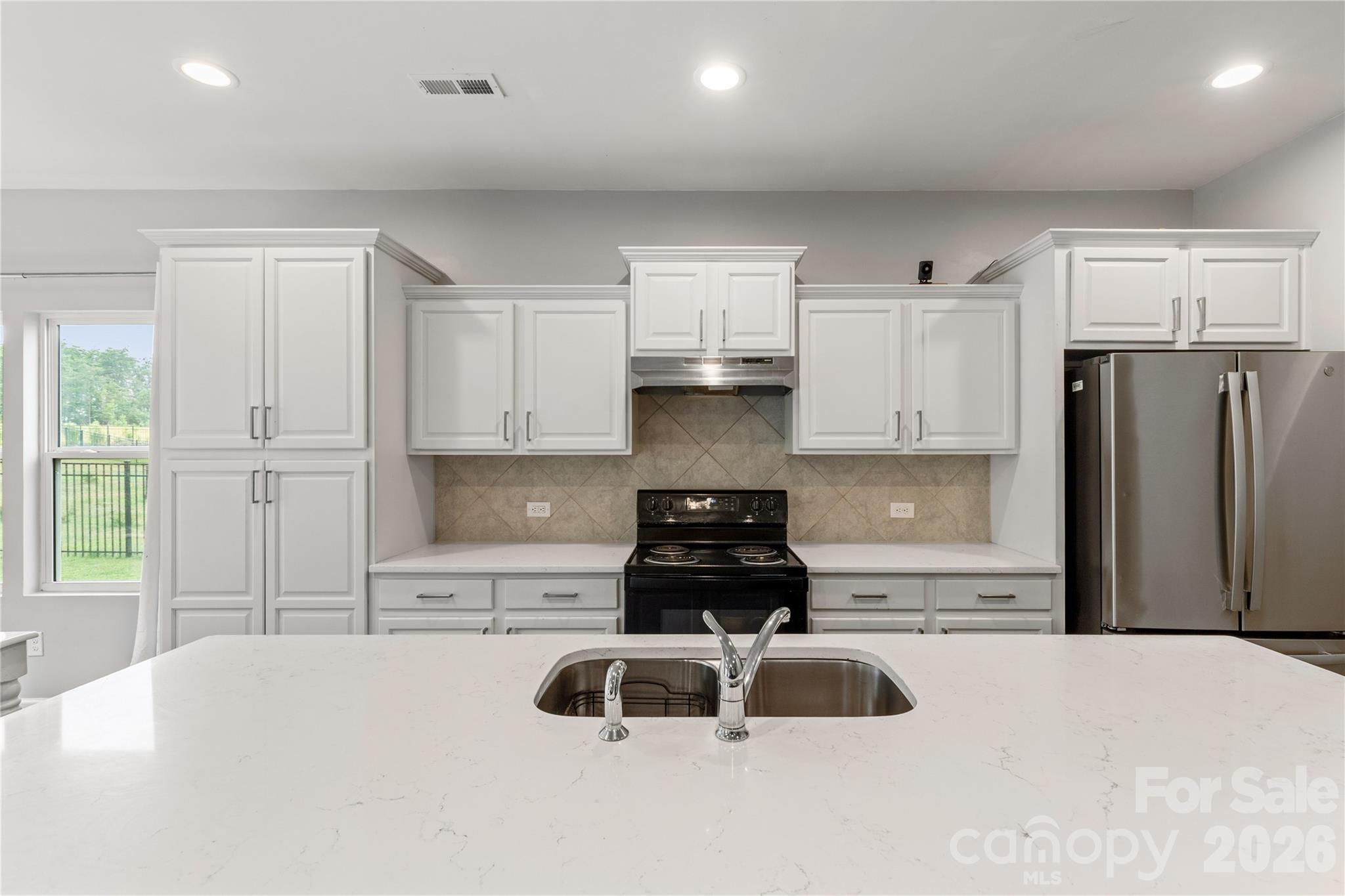 14435 Maritime Drive Property Photo 9