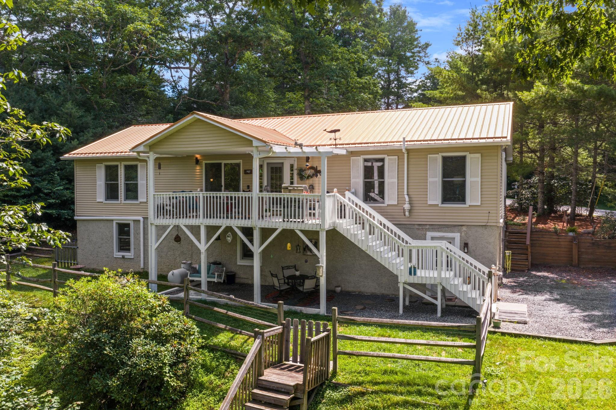9081 Pittmans Gap Road Property Photo 1